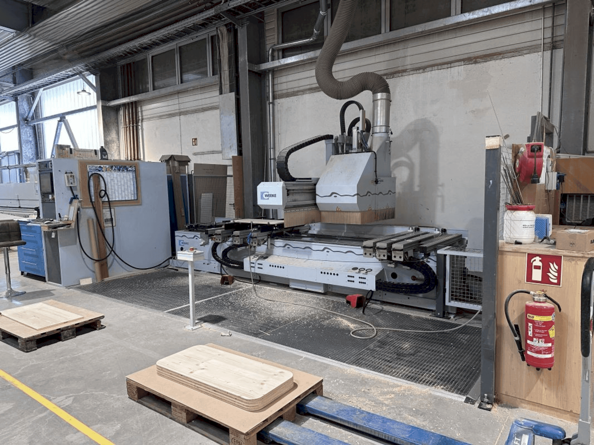 Mašīnas Weeke OPTIMAT BHC 550 pretskats