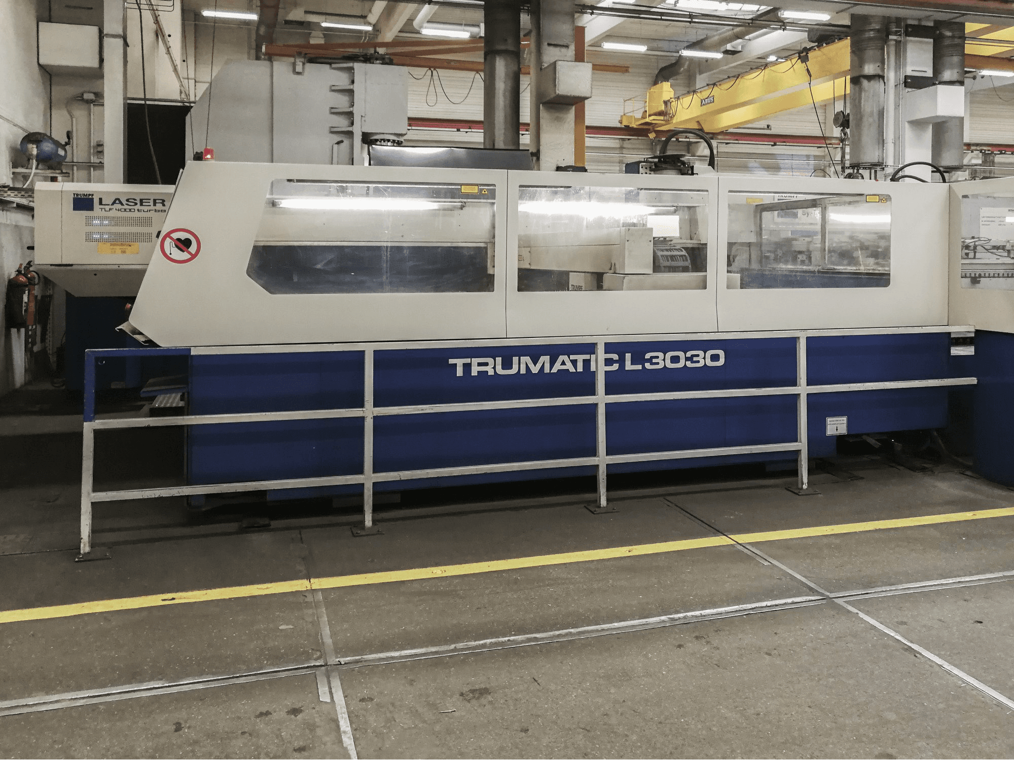 Mašīnas Trumpf Trumatic L3030 skats no kreisās puses