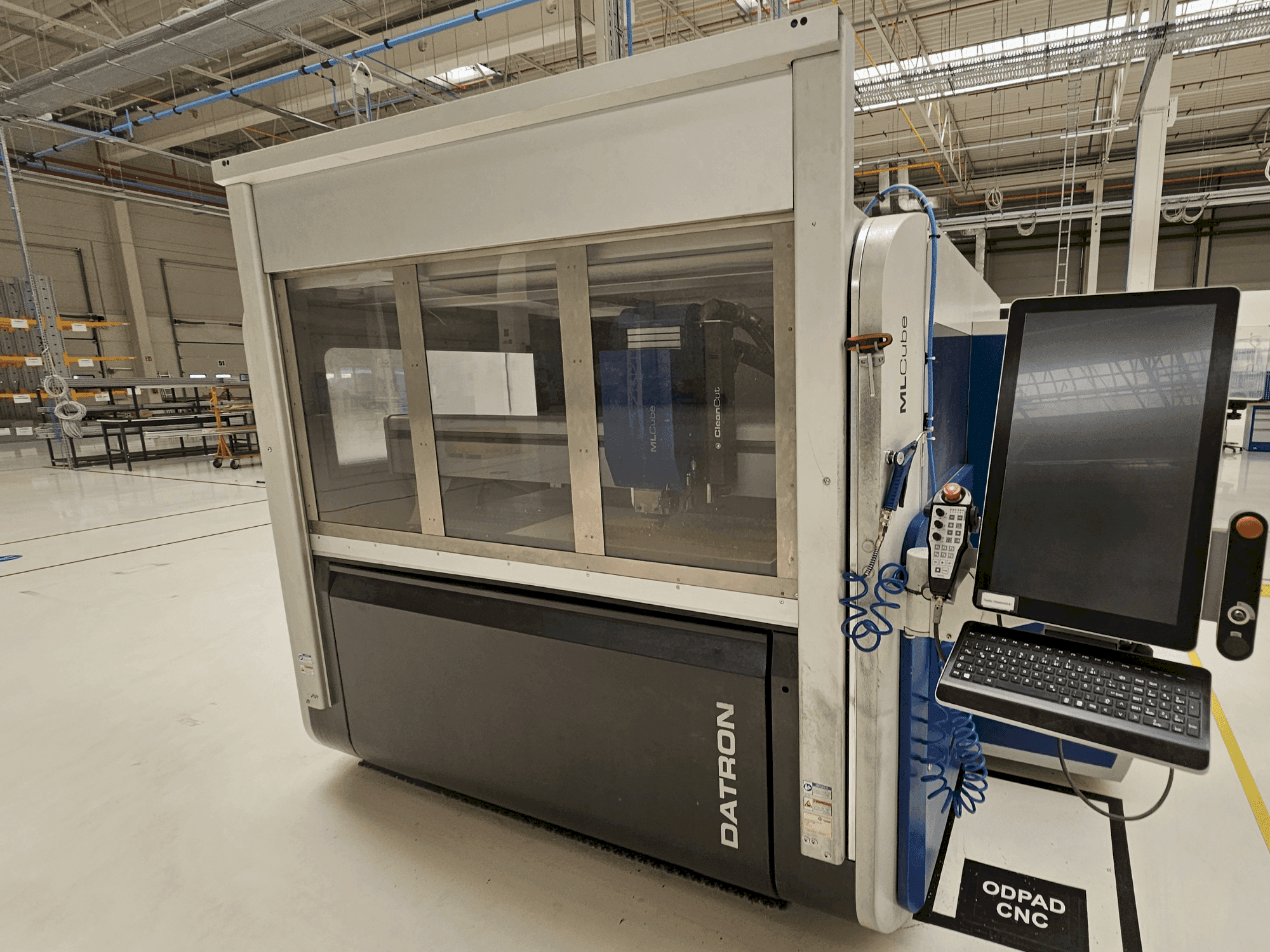 Mašīnas Datron MLCube B LS pretskats