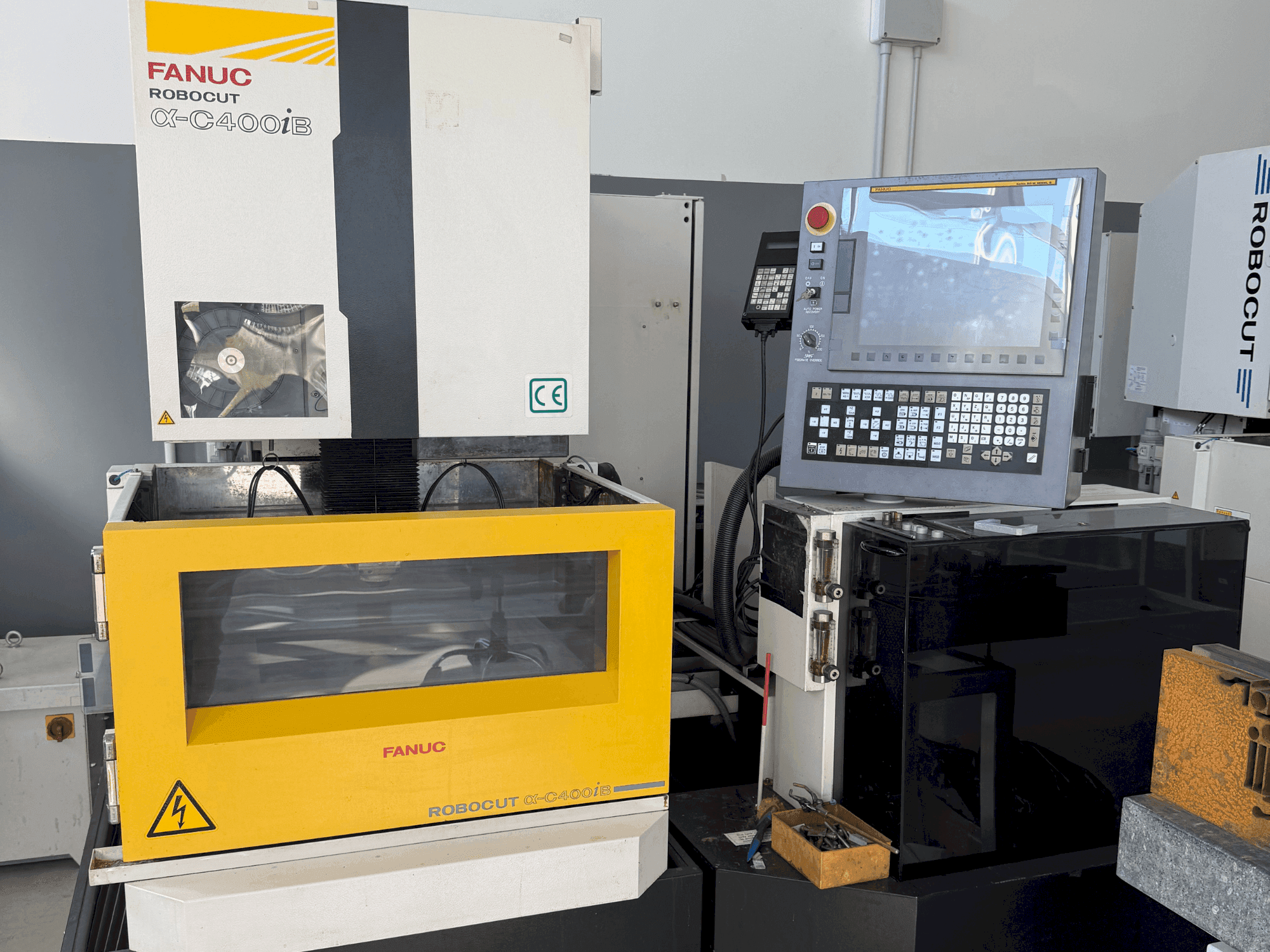 Mašīnas FANUC Robocut alpha-C400iB pretskats