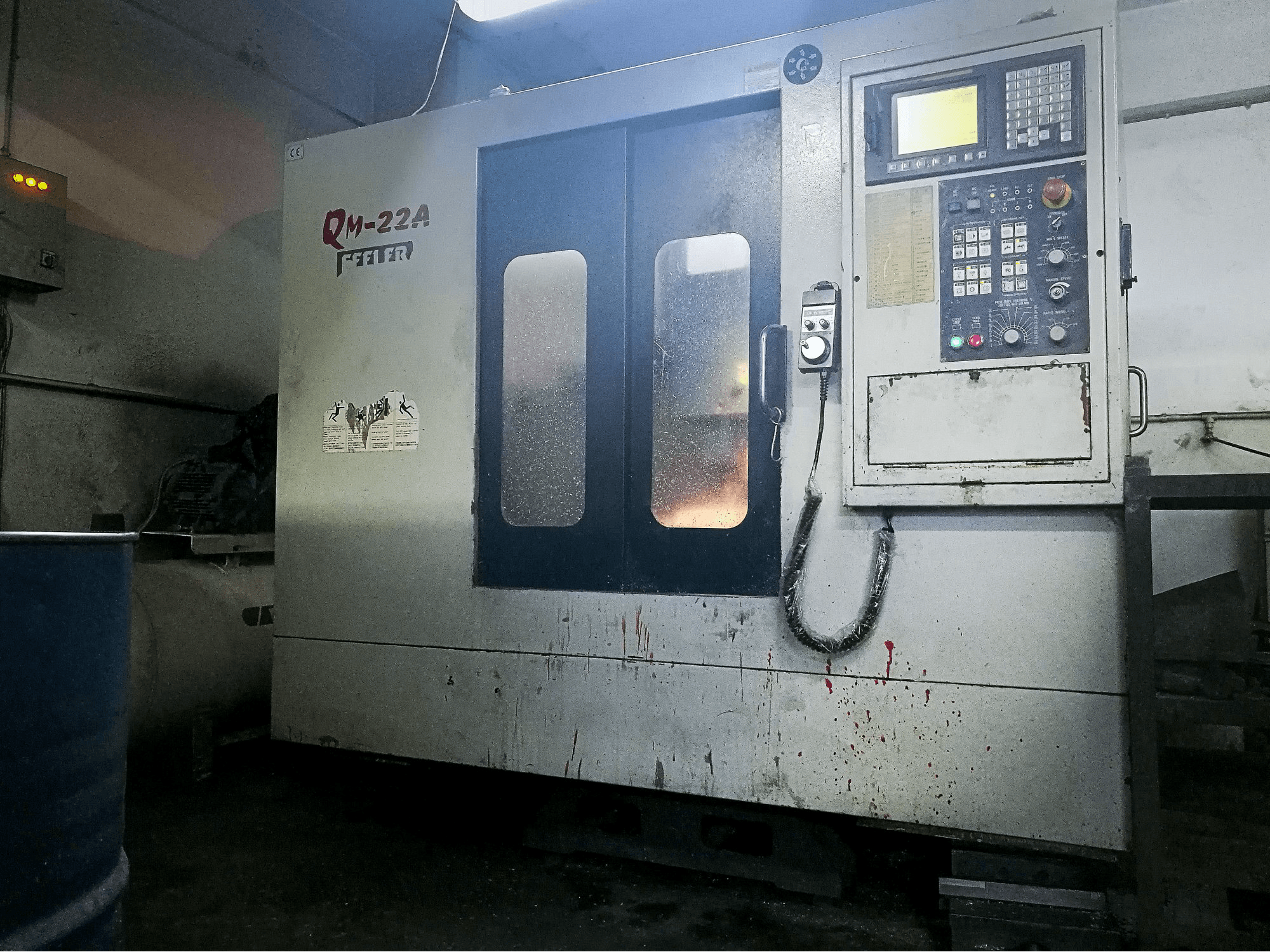 Mašīnas Feeler QM-22A pretskats