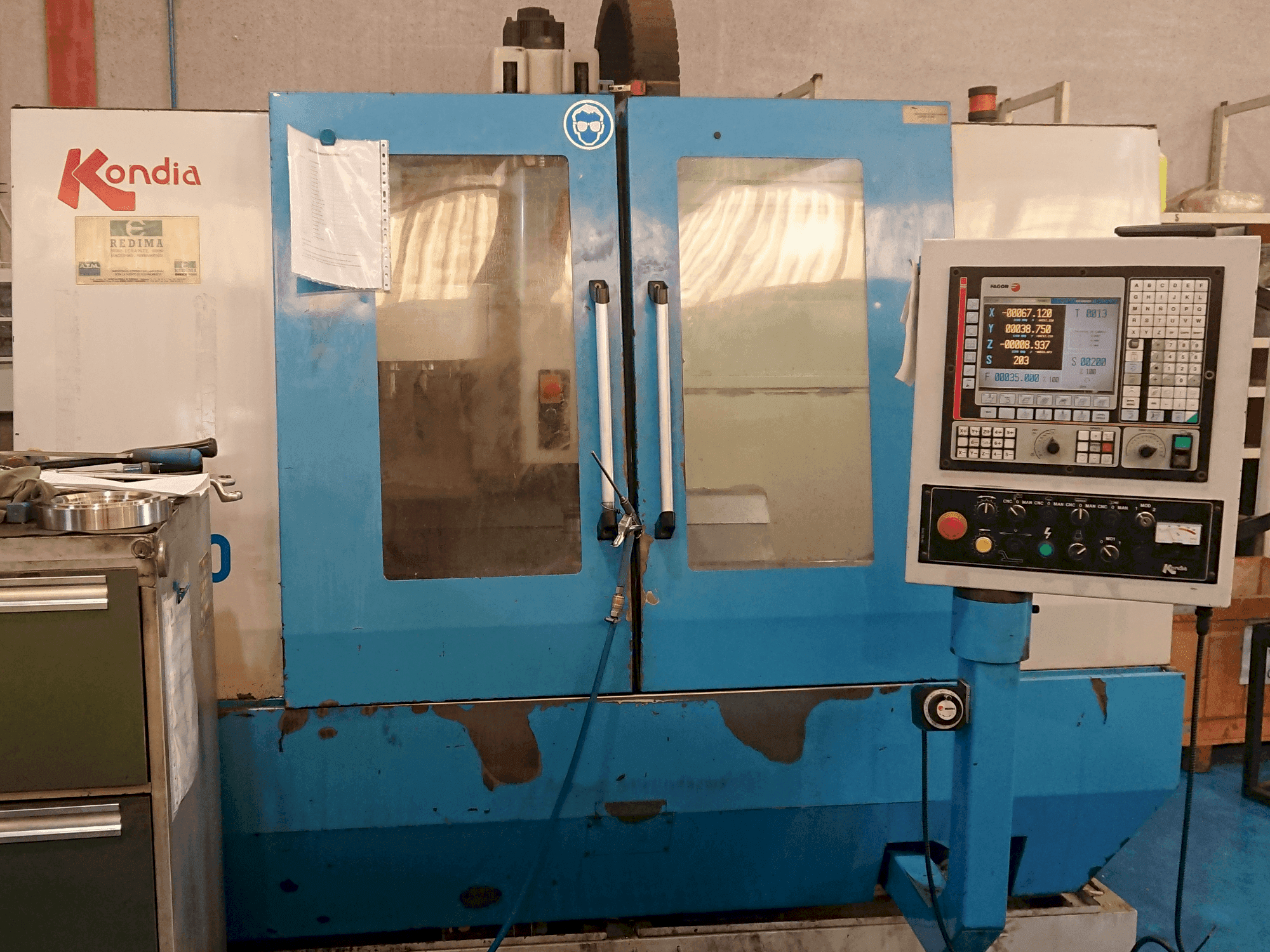 Mašīnas KONDIA B-1050 pretskats