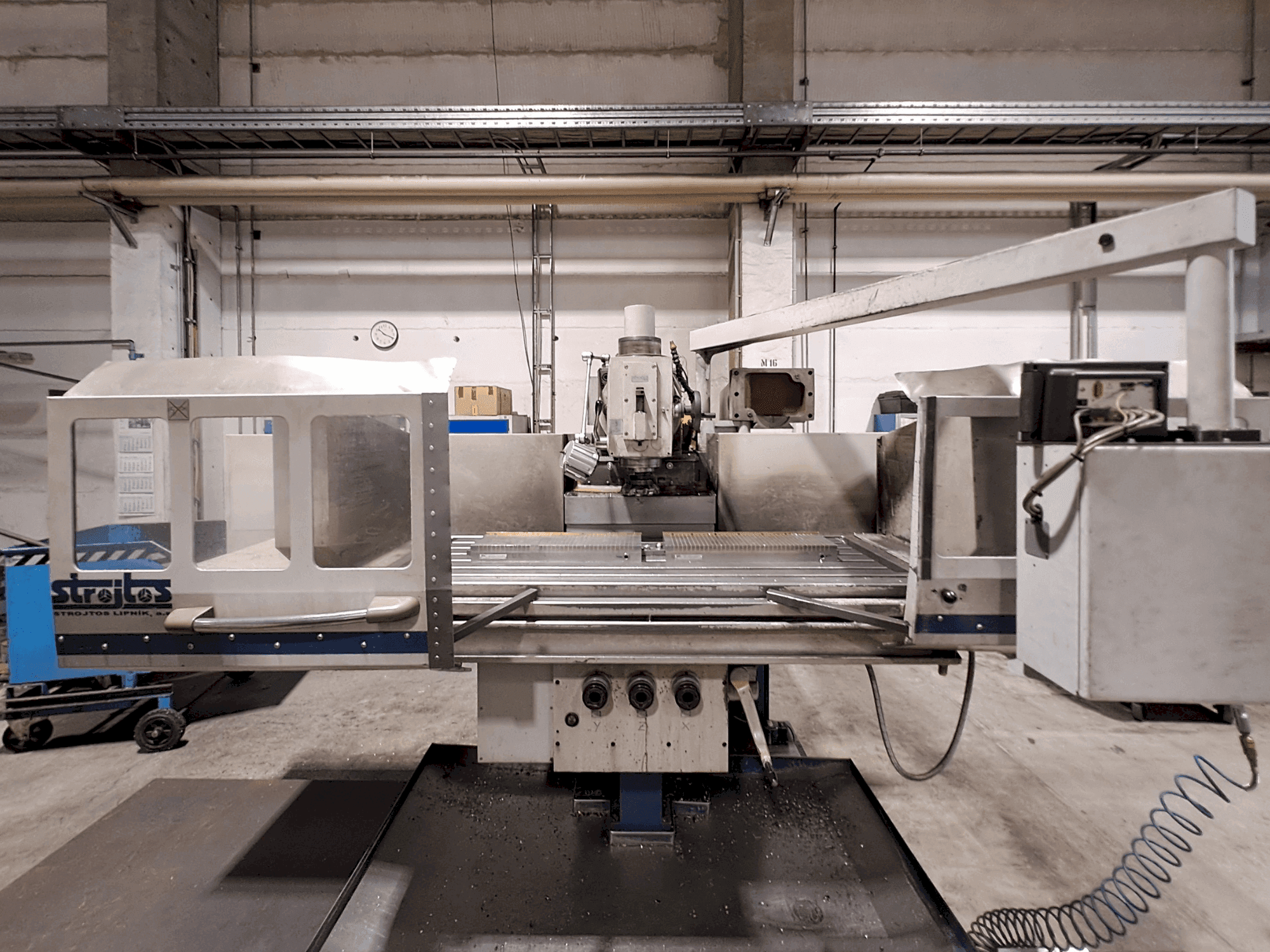 Mašīnas TOS FGS63T Plus pretskats