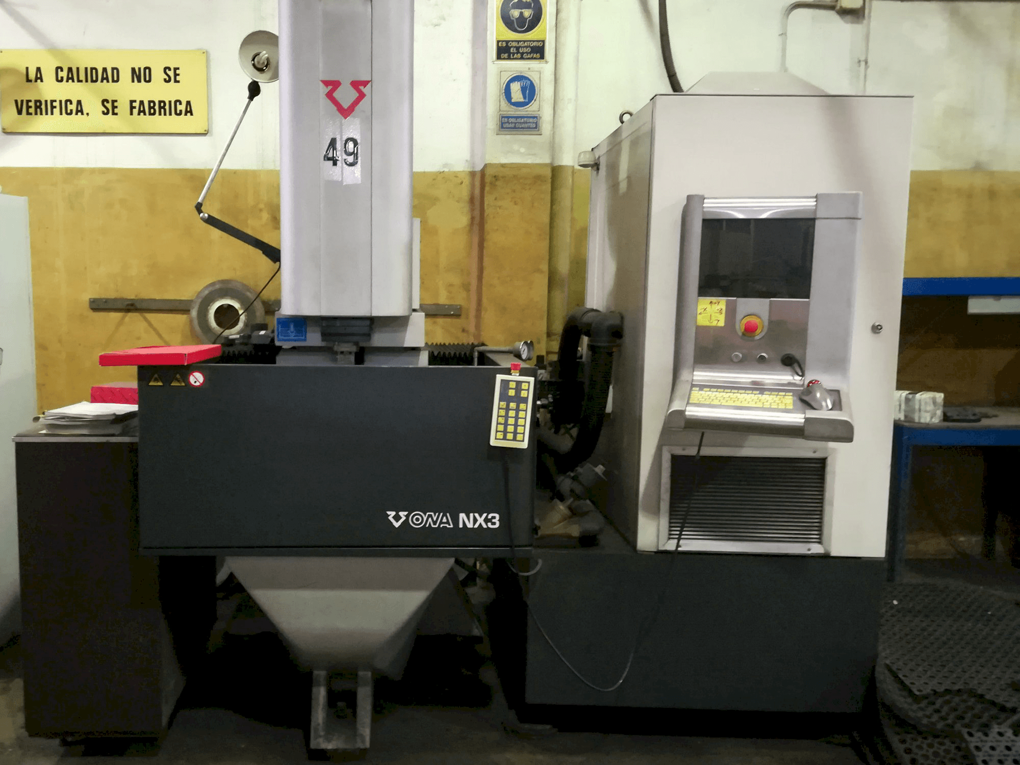 Mašīnas ONA NX3 pretskats