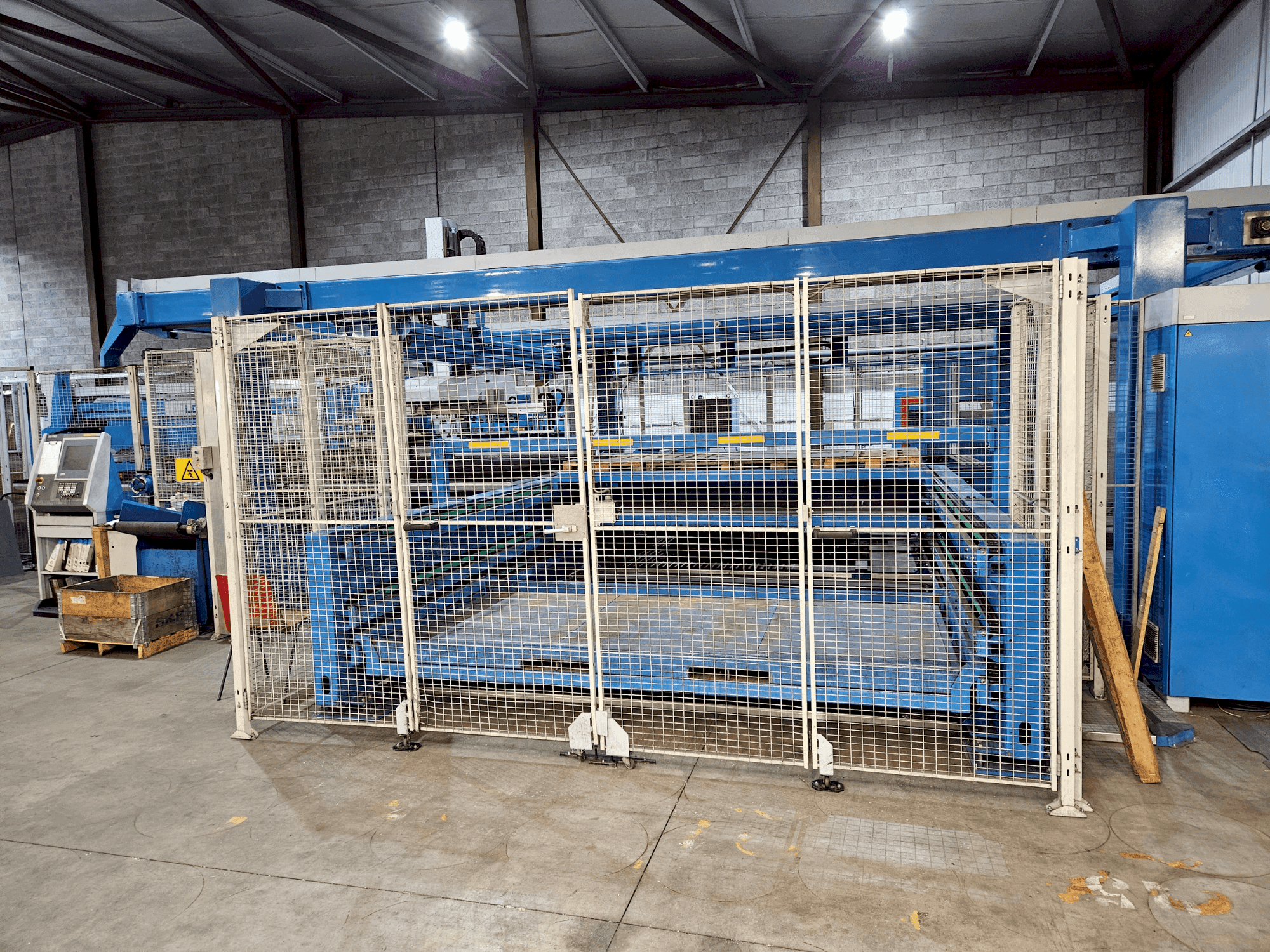 Mašīnas Finn-Power LSR6/LC6 pretskats