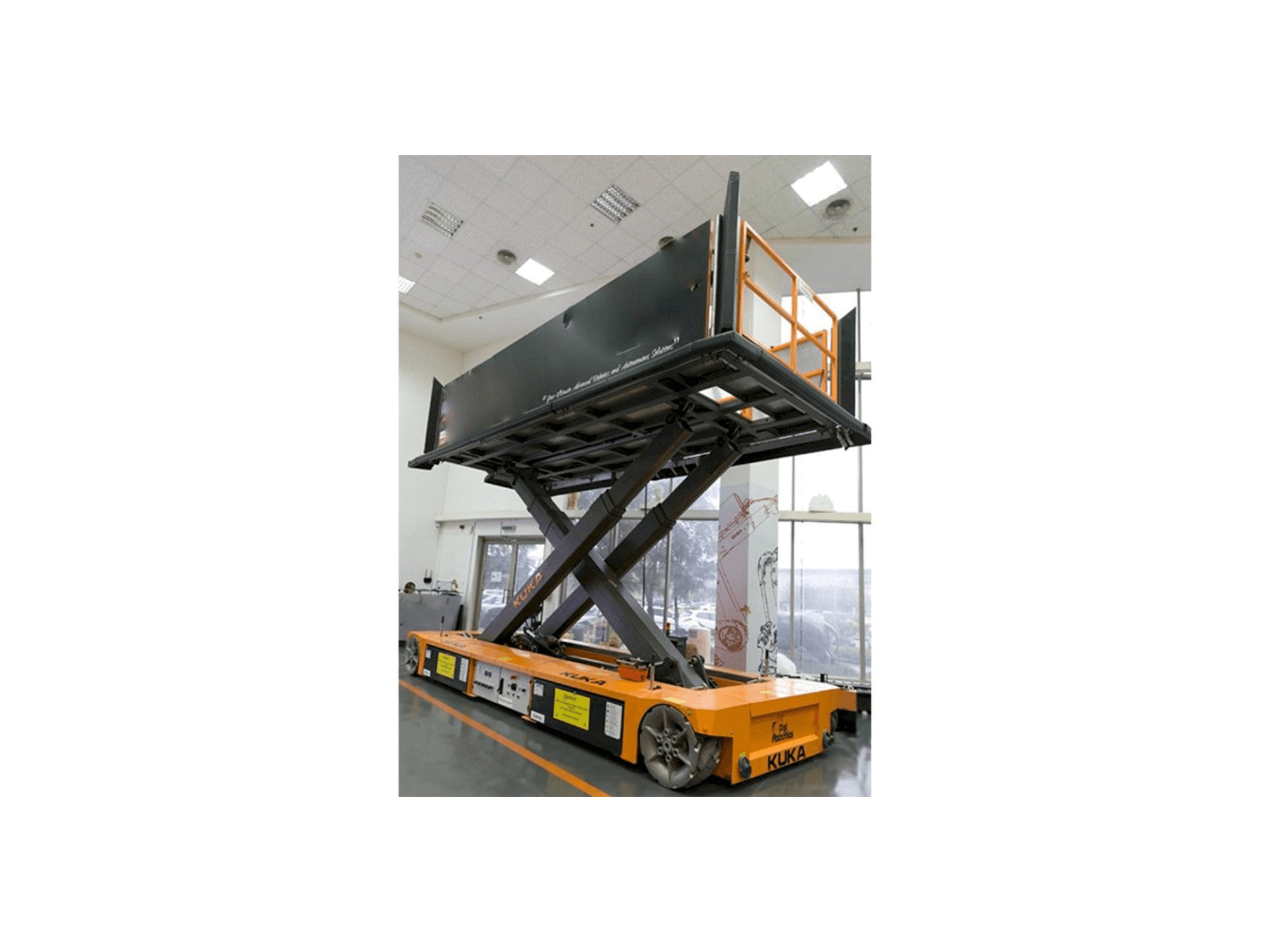 Mašīnas KUKA KoM TL-3 E575 1000 pretskats