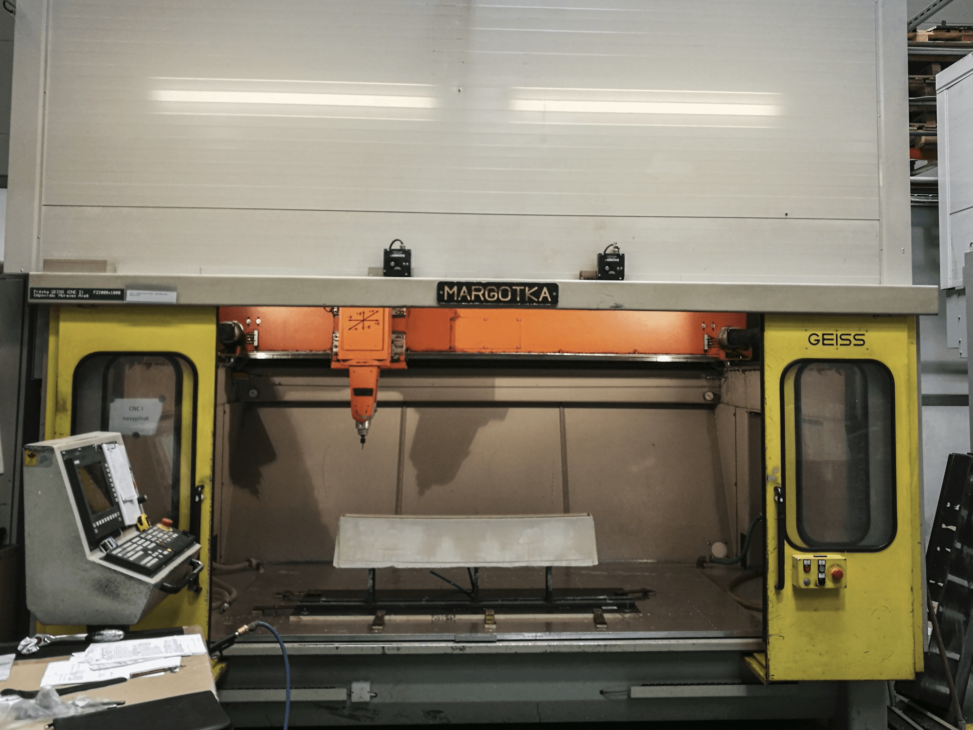 Mašīnas GEISS FZ 2000x1000 pretskats