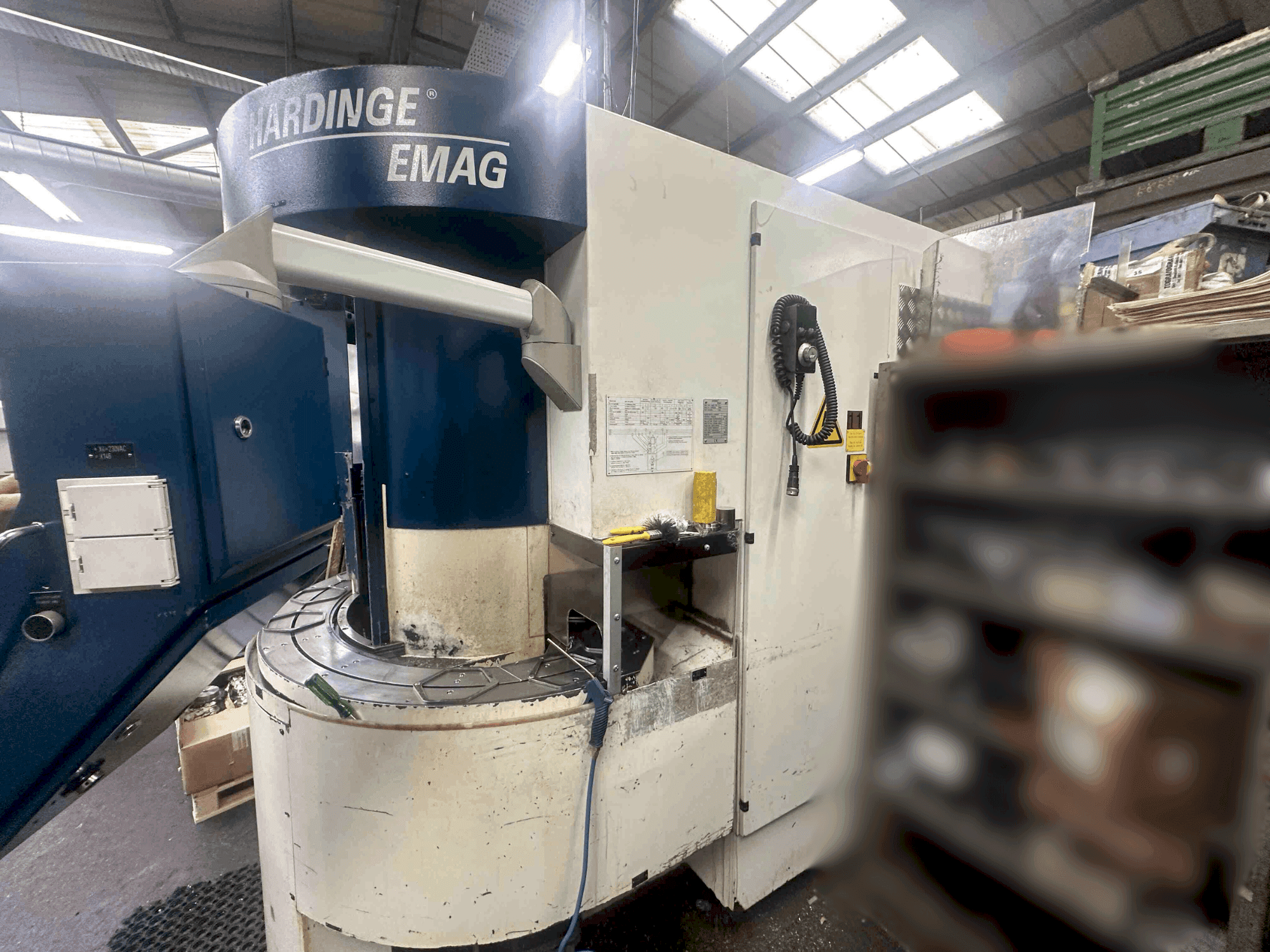 Mašīnas Hardinge Emag VL-3 pretskats