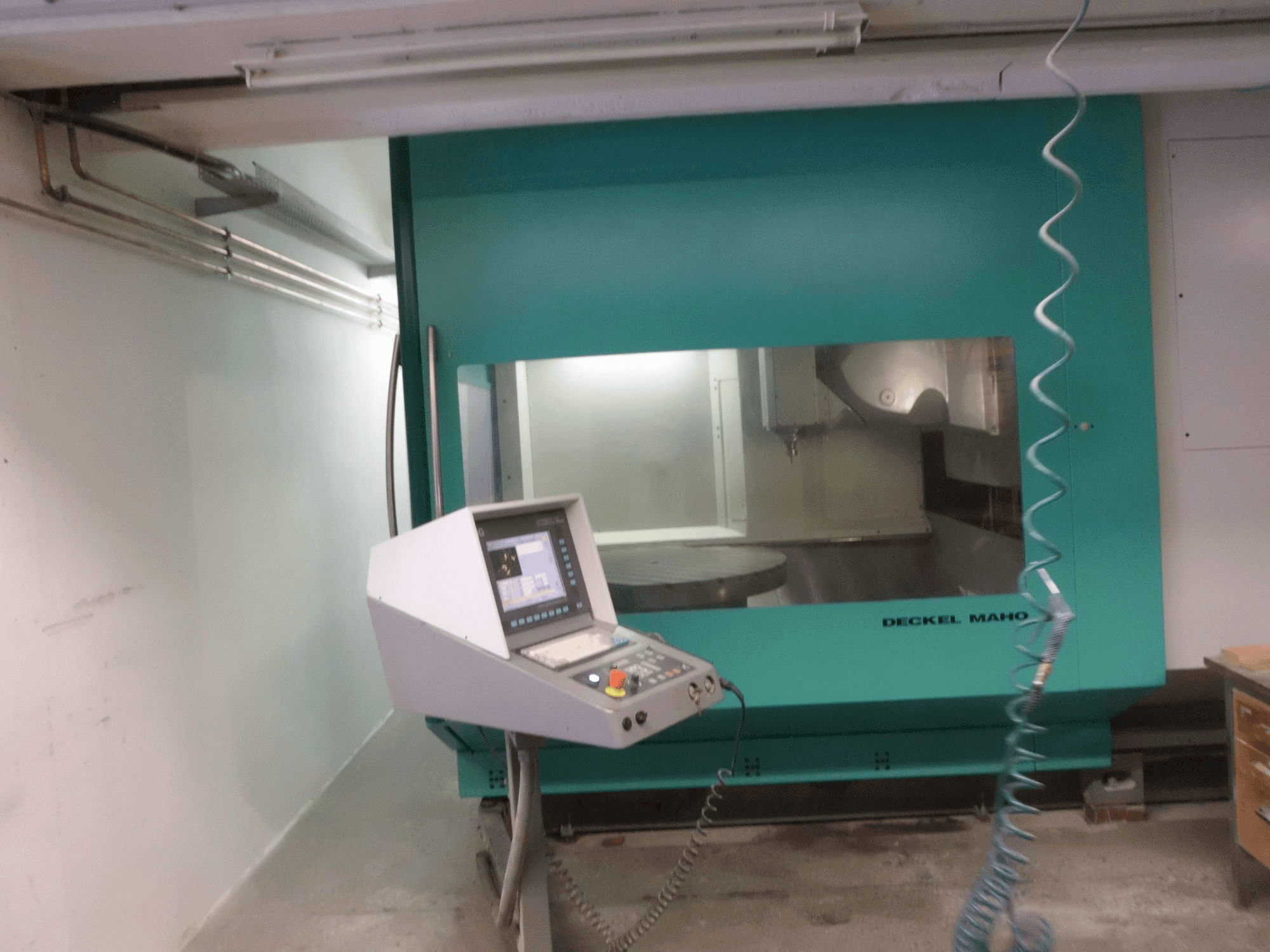 Mašīnas DECKEL MAHO DMU 125 P pretskats