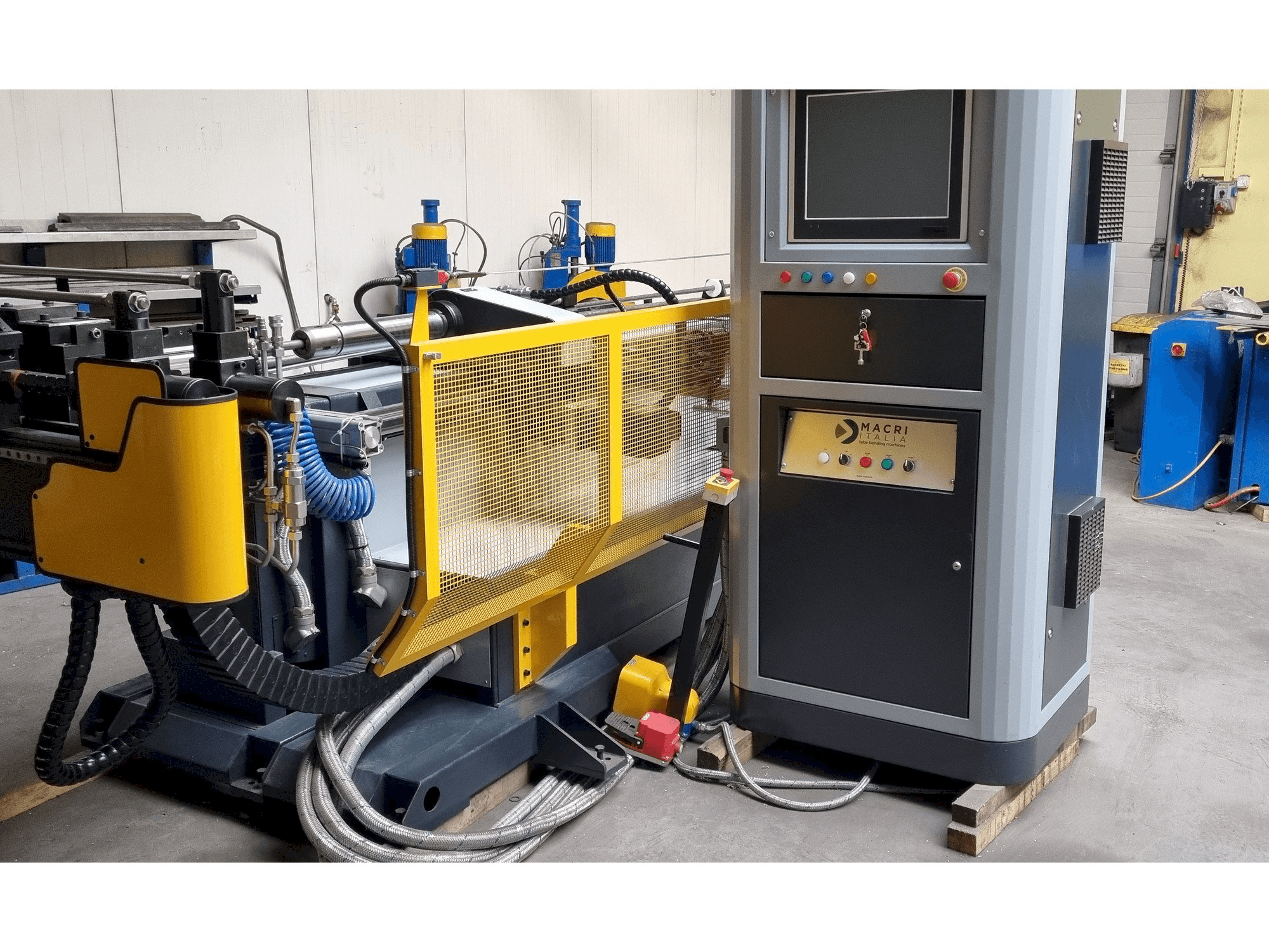 Mašīnas MACRI ITALIA PROVAR 6-45 U-D pretskats