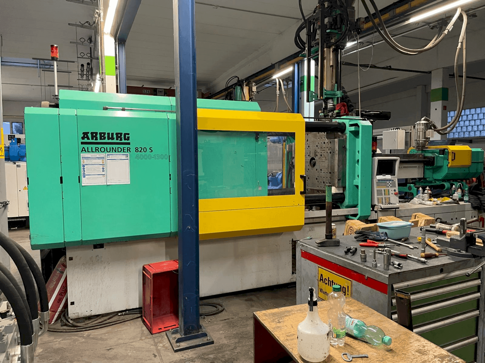 Mašīnas Arburg Allrounder 820 S 4000-1300/350 pretskats