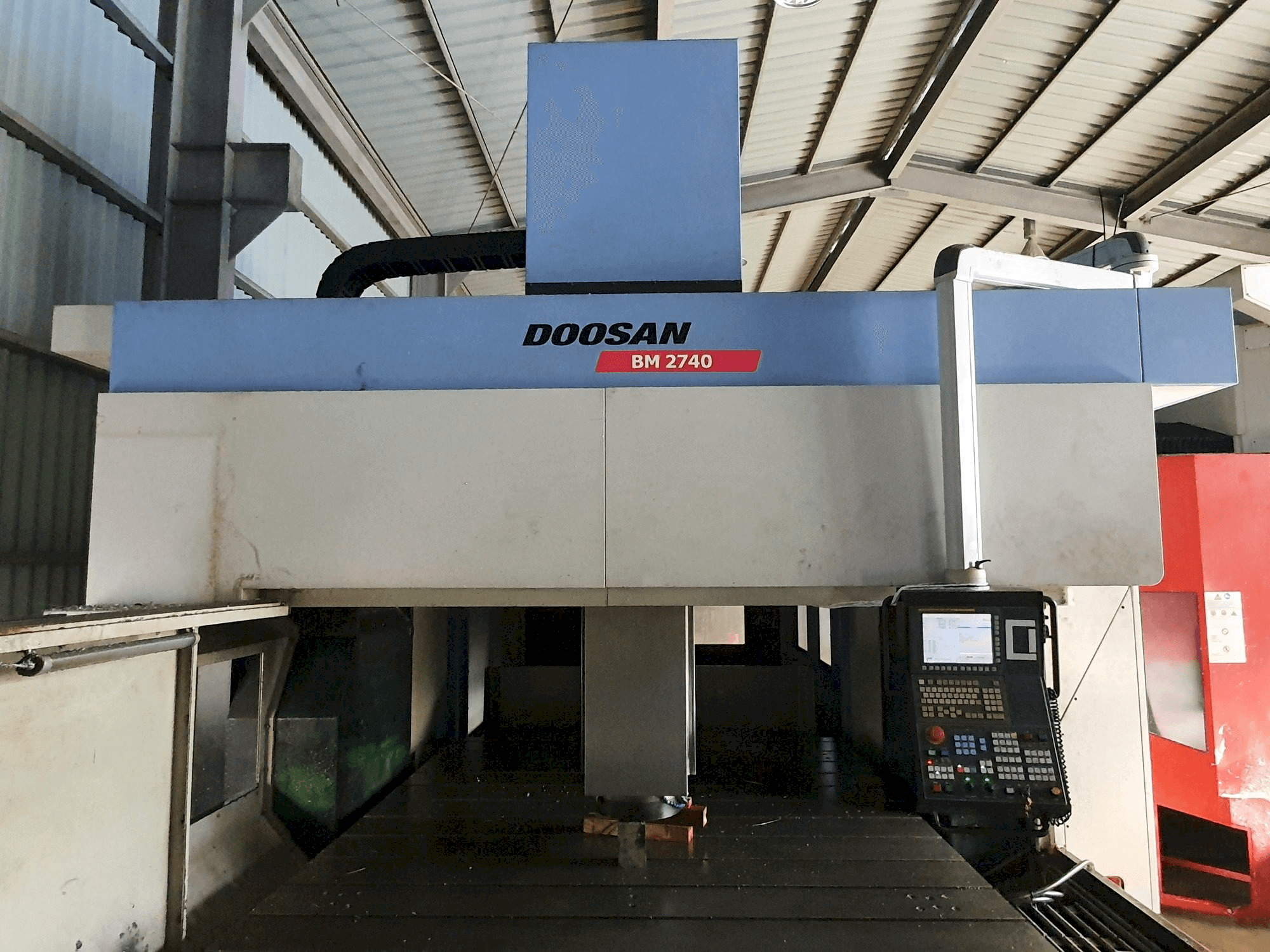 Mašīnas Doosan BM2740 pretskats