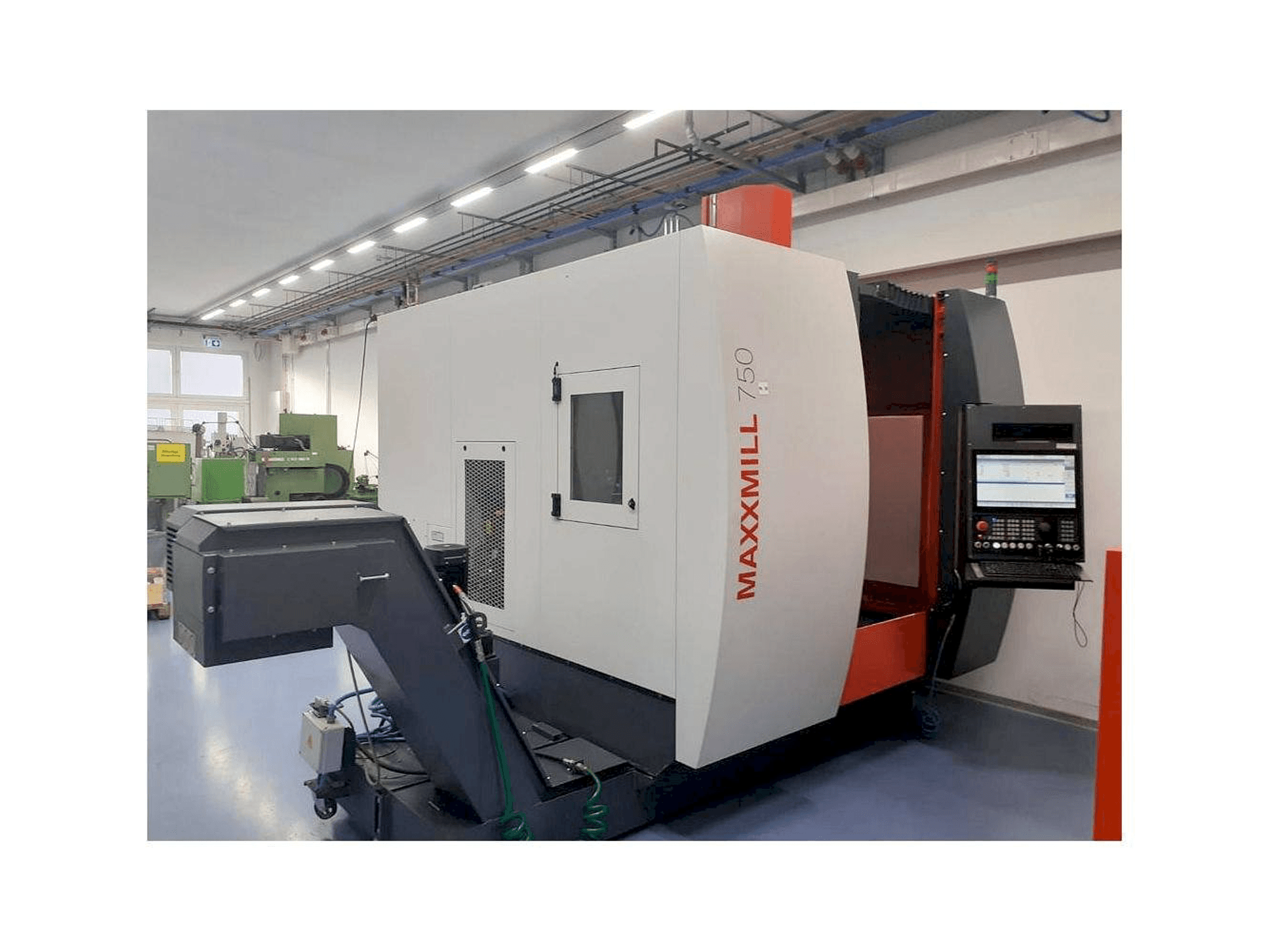 Mašīnas EMCO Maxxmill 750 pretskats