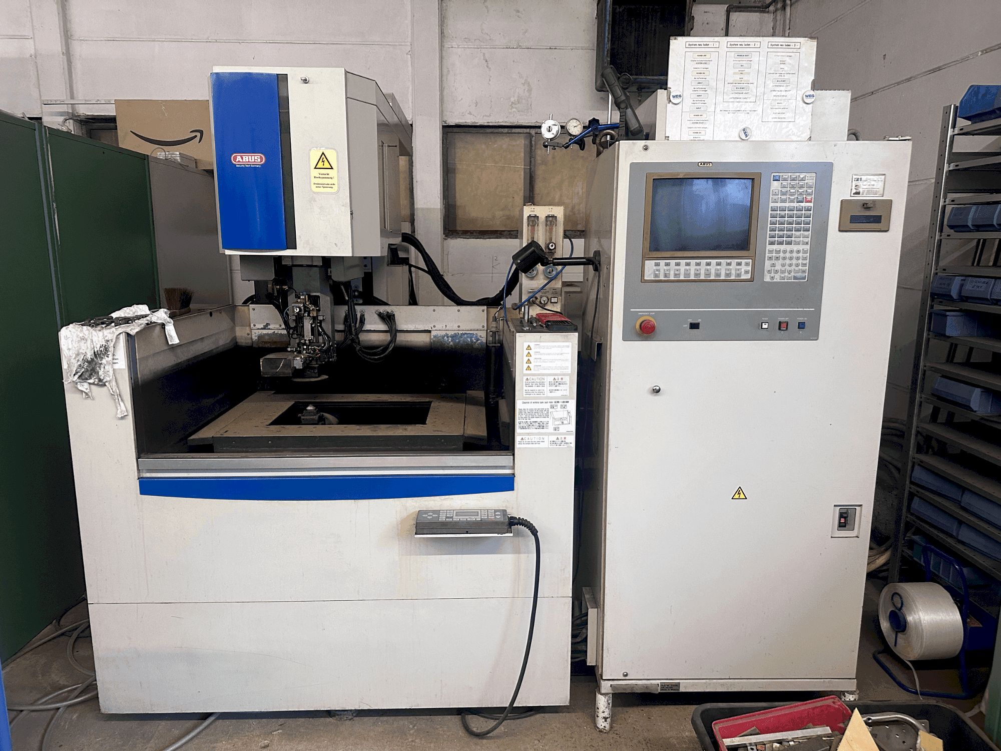 Mašīnas Mitsubishi FX20K pretskats