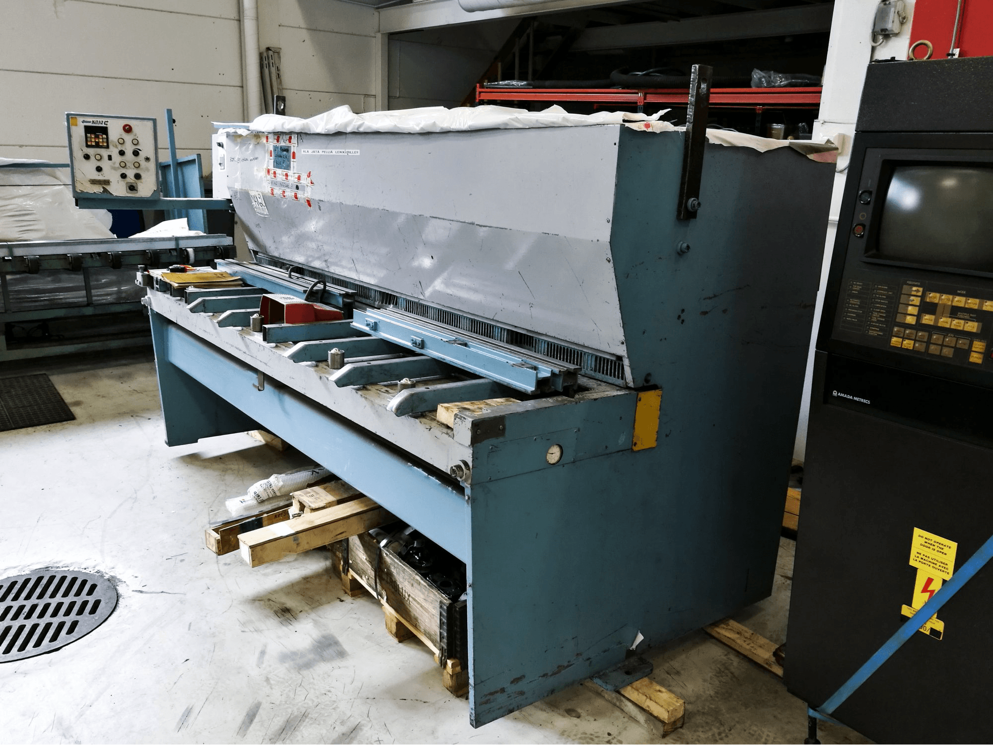 Mašīnas CHE 25/4 pretskats