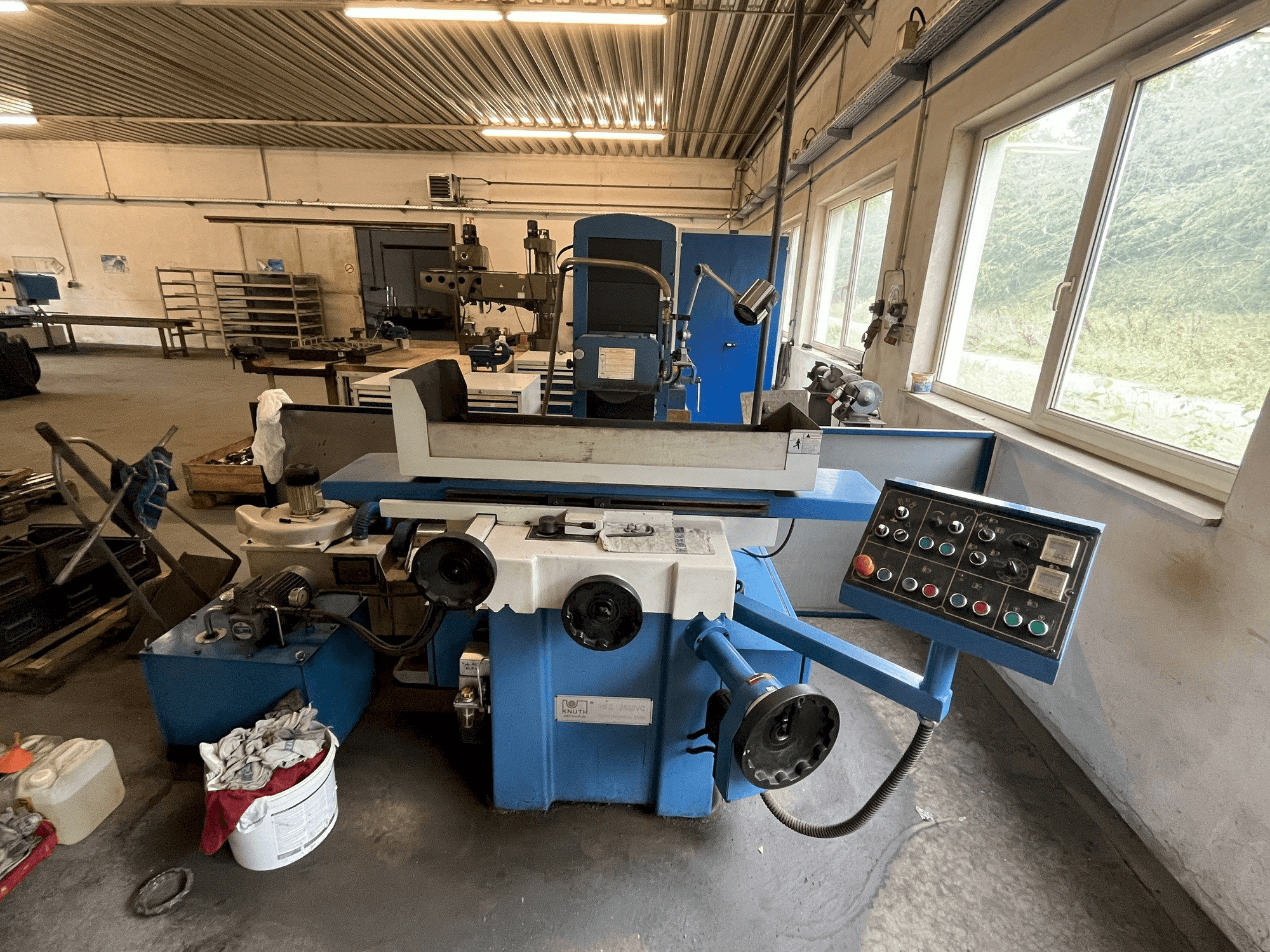 Mašīnas KNUTH HFS 2550 VC pretskats