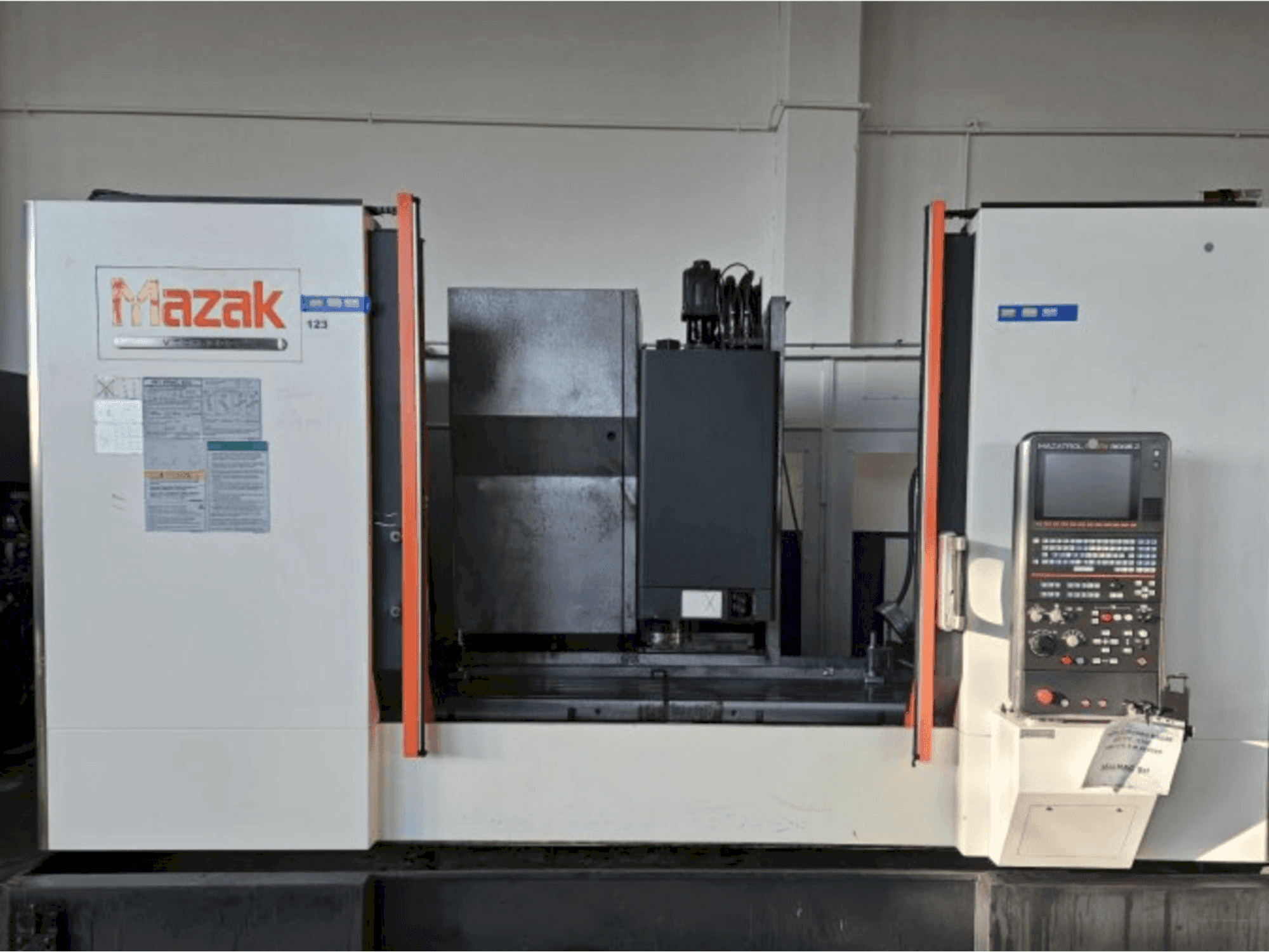 Mašīnas Mazak VTC-530C pretskats