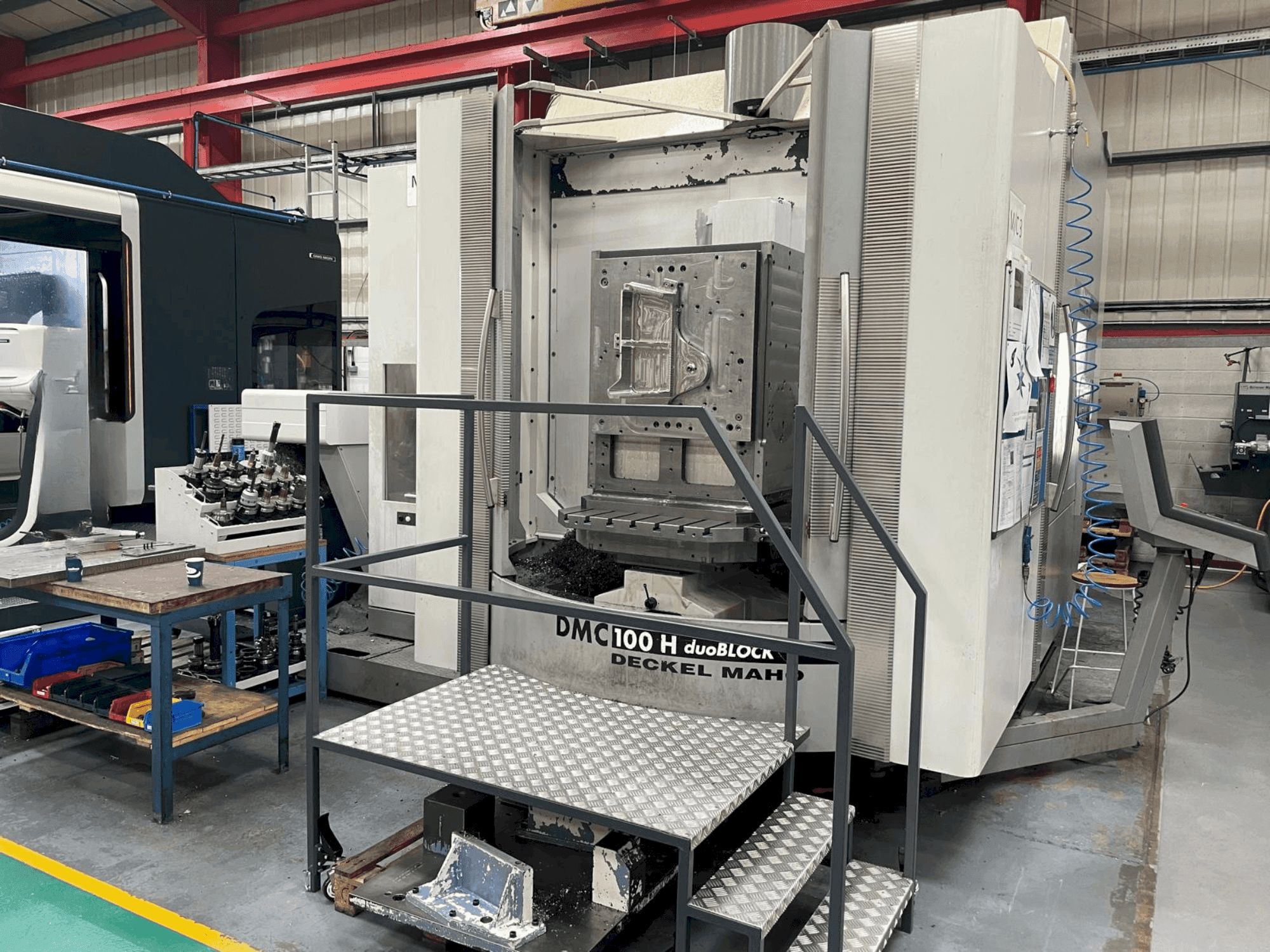 Mašīnas DMG DECKEL MAHO DMC 100H duoBLOCK pretskats