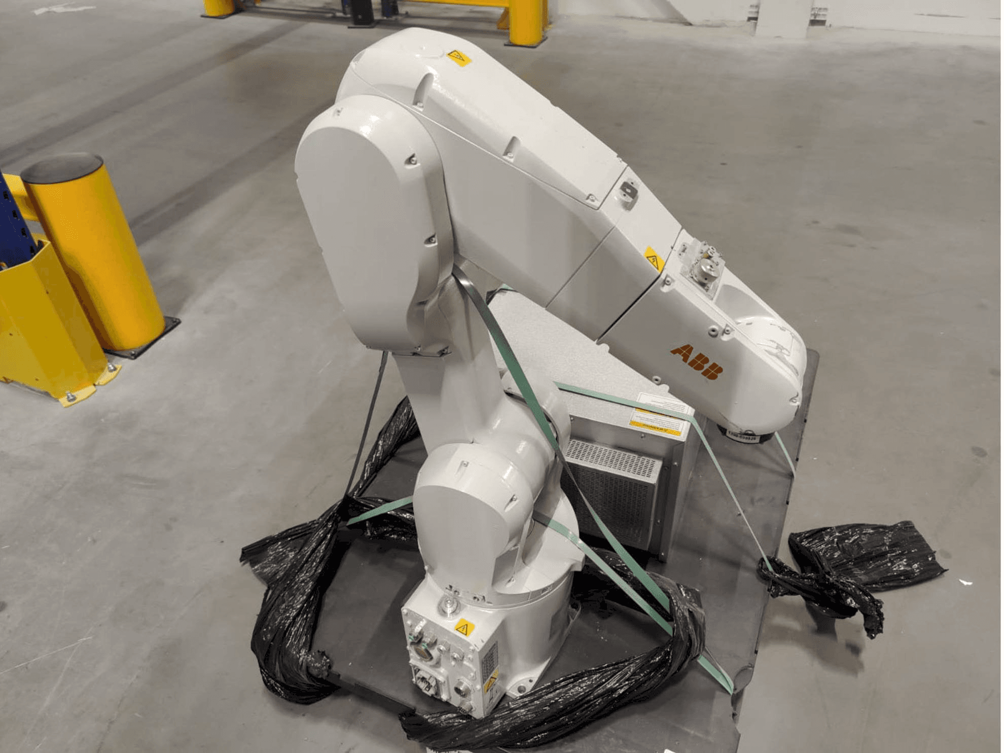 Mašīnas ABB IRB1200 M2004 pretskats