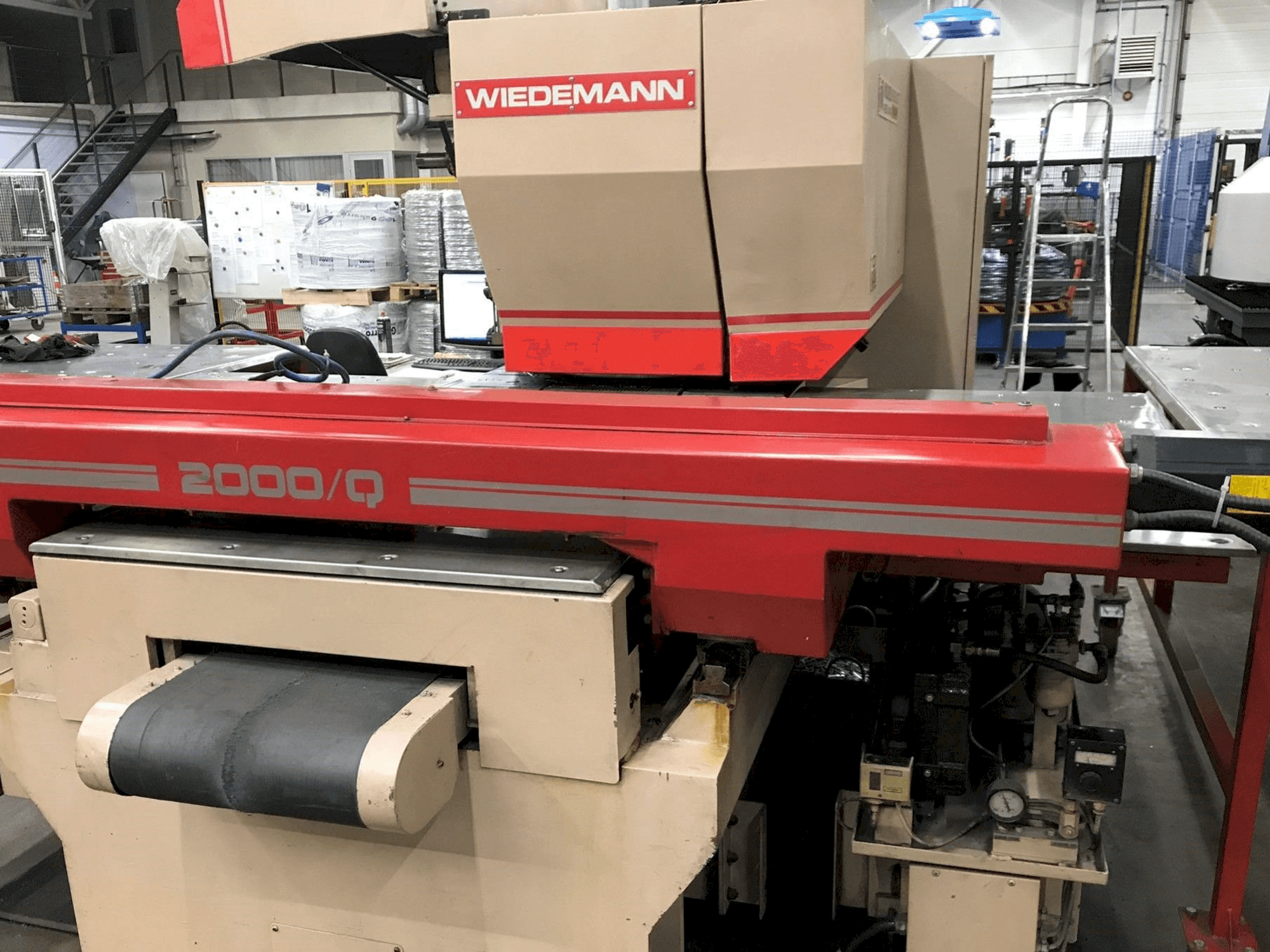 Mašīnas MURATA Wiedemann 2000/Q pretskats