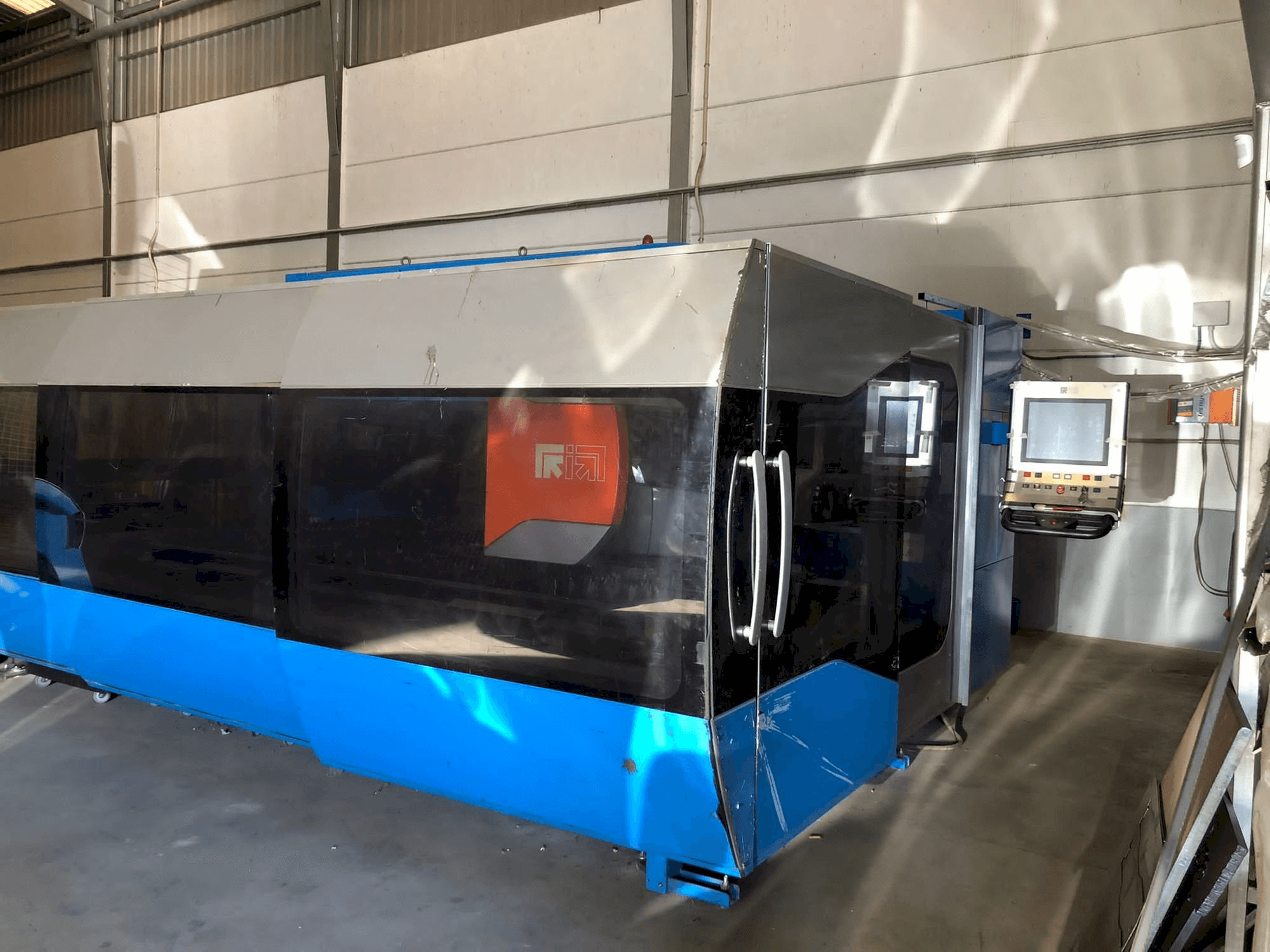 Mašīnas Prima Power Zaphiro pretskats