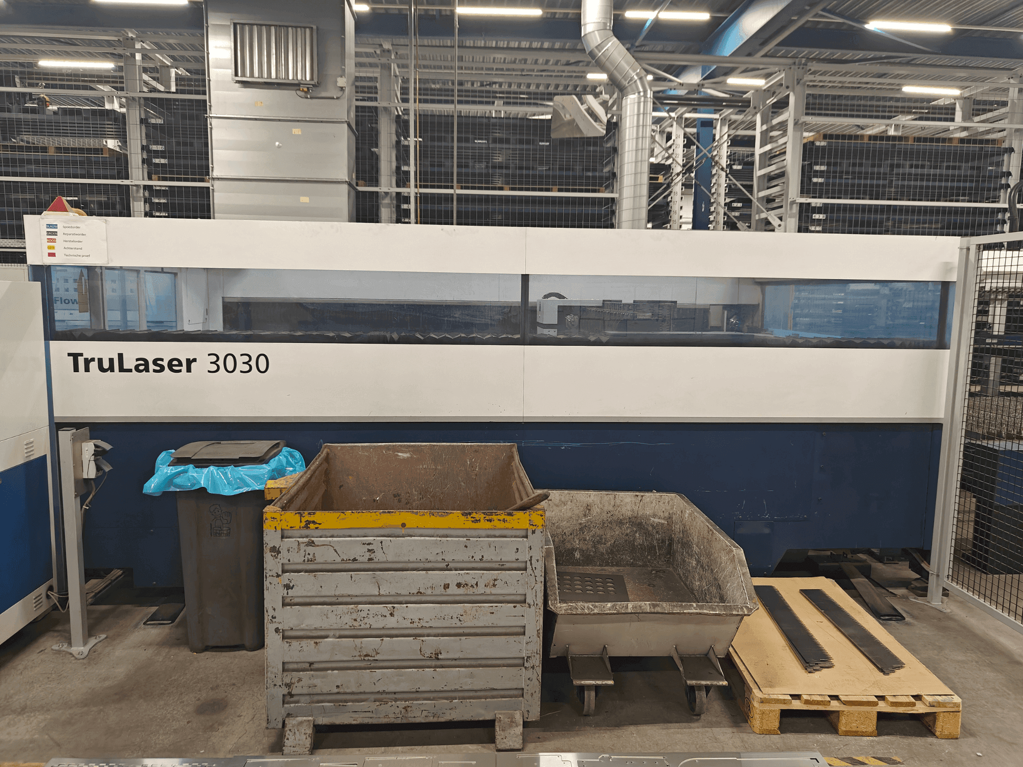 Mašīnas TRUMPF TruLaser 3030 3,2kW CO2 pretskats