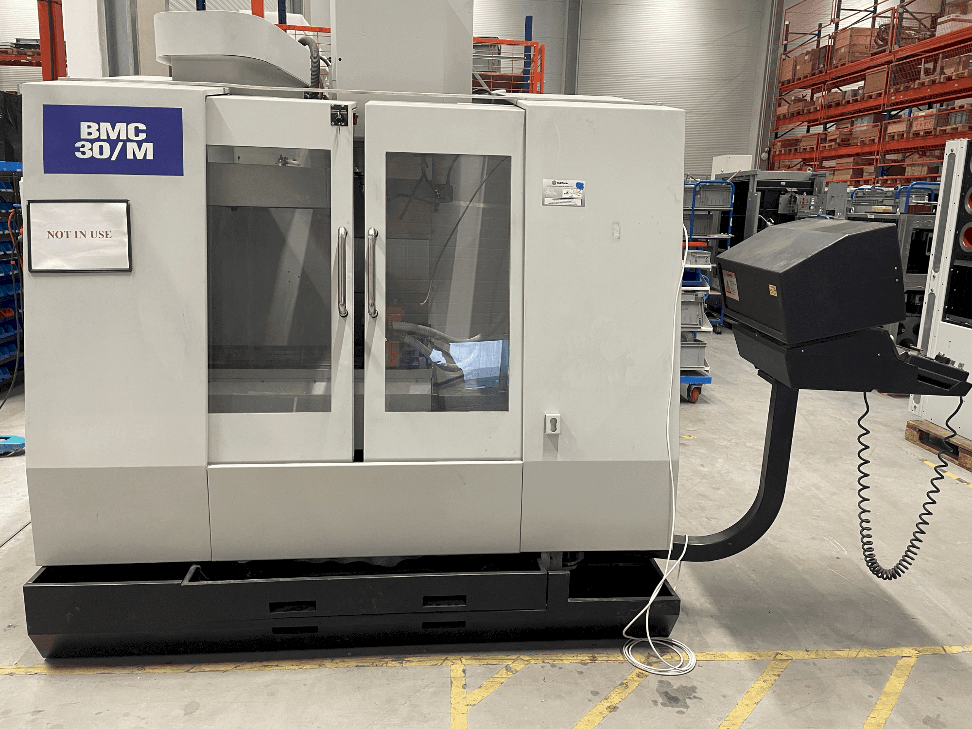 Mašīnas Hurco BMC-30M pretskats