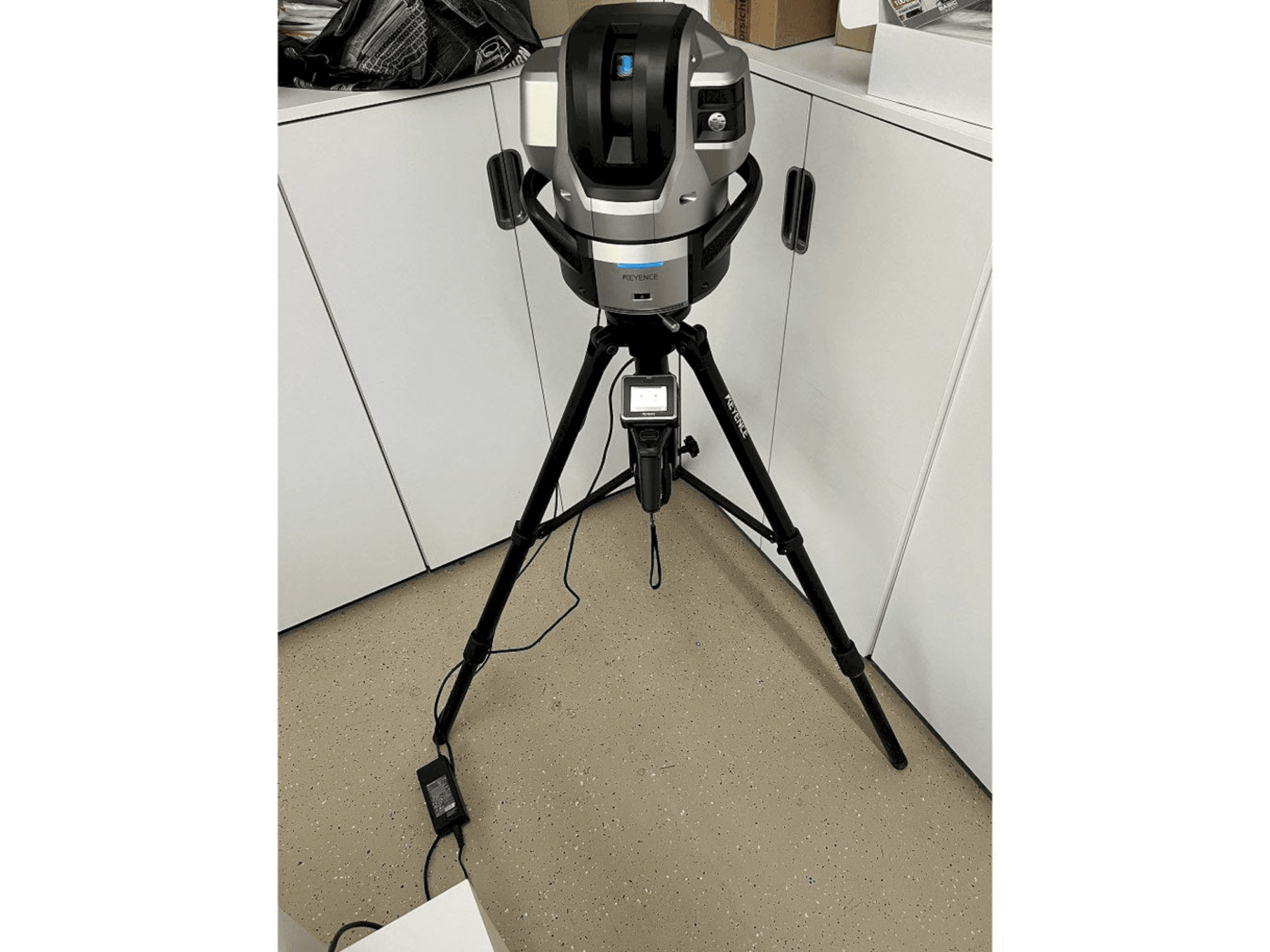 Mašīnas KEYENCE WM-C3000 pretskats