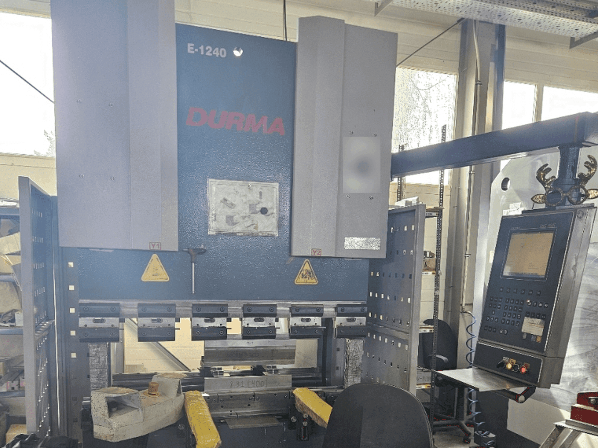 Mašīnas Durma E 1240 pretskats