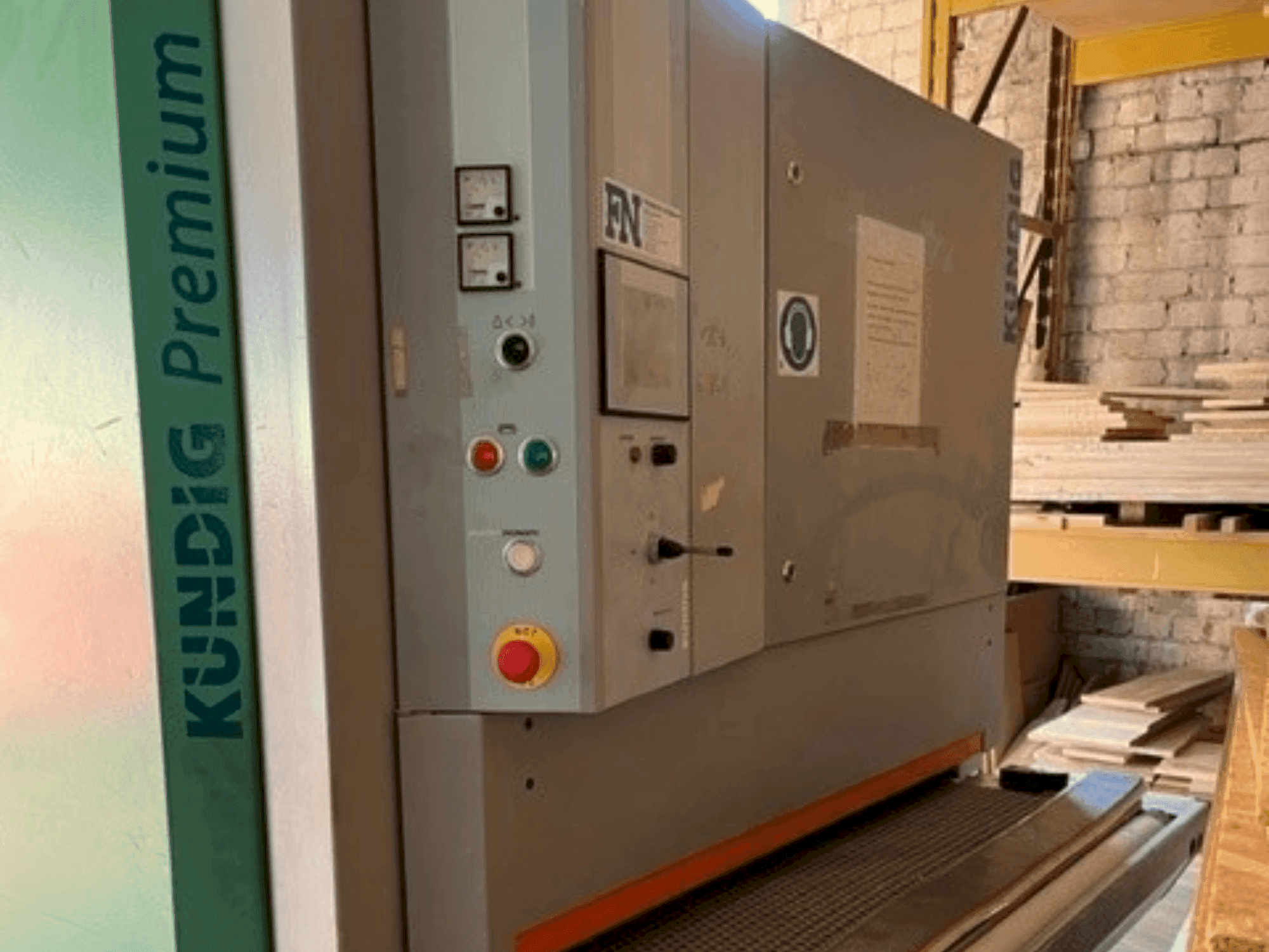 Mašīnas Kundig Premium 2 1100-RE pretskats