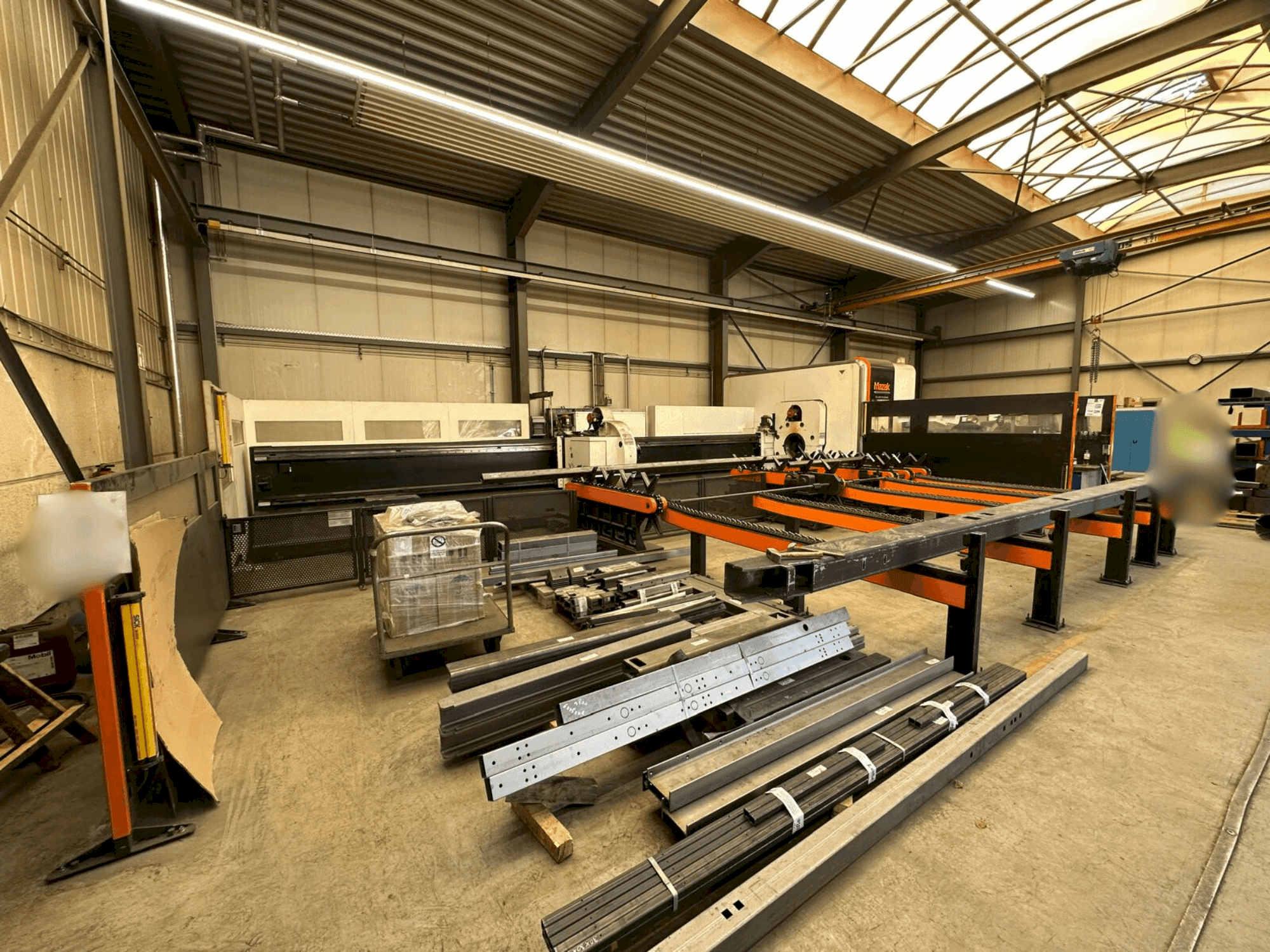 Mašīnas Mazak FABRI GEAR 400 II pretskats