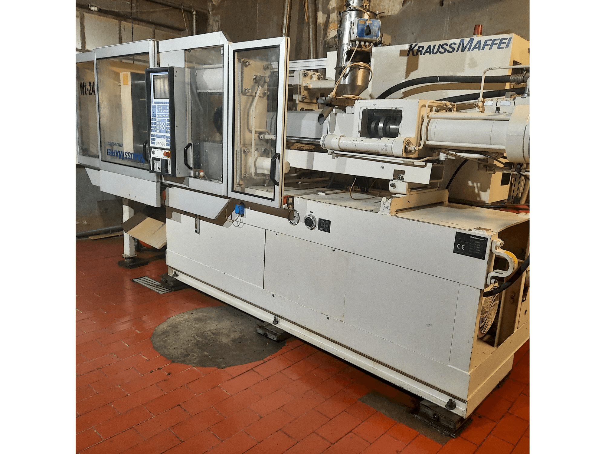 Mašīnas Krauss Maffei KM 125-520 C2 pretskats