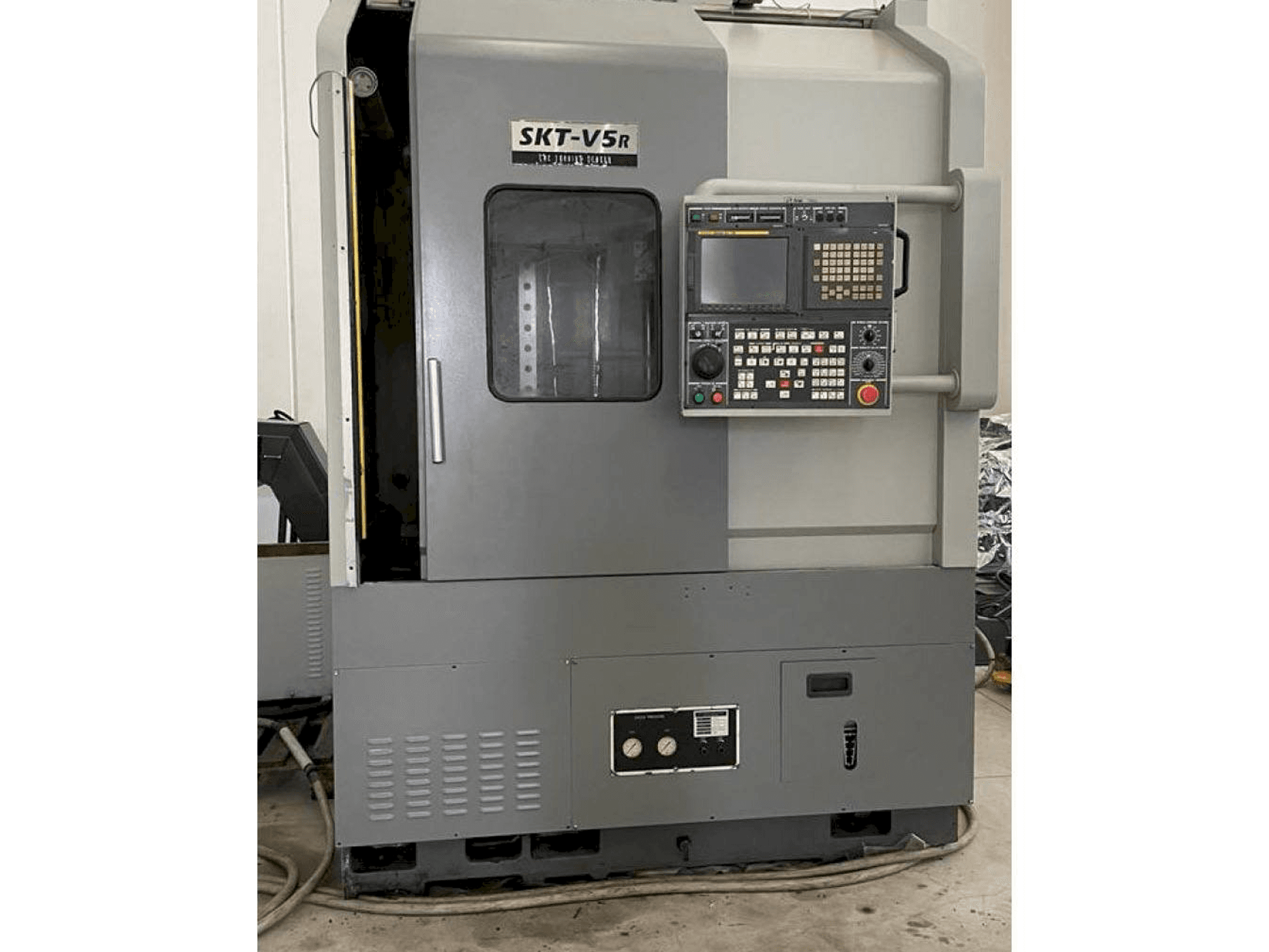 Mašīnas Hyundai Hyundai SKT V5R pretskats