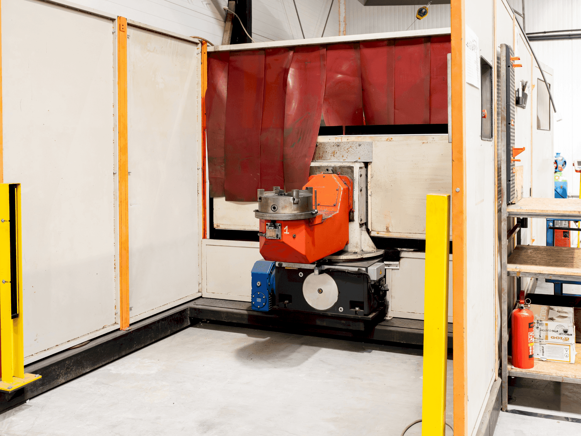Mašīnas IGM MA30 with KUKA robot pretskats