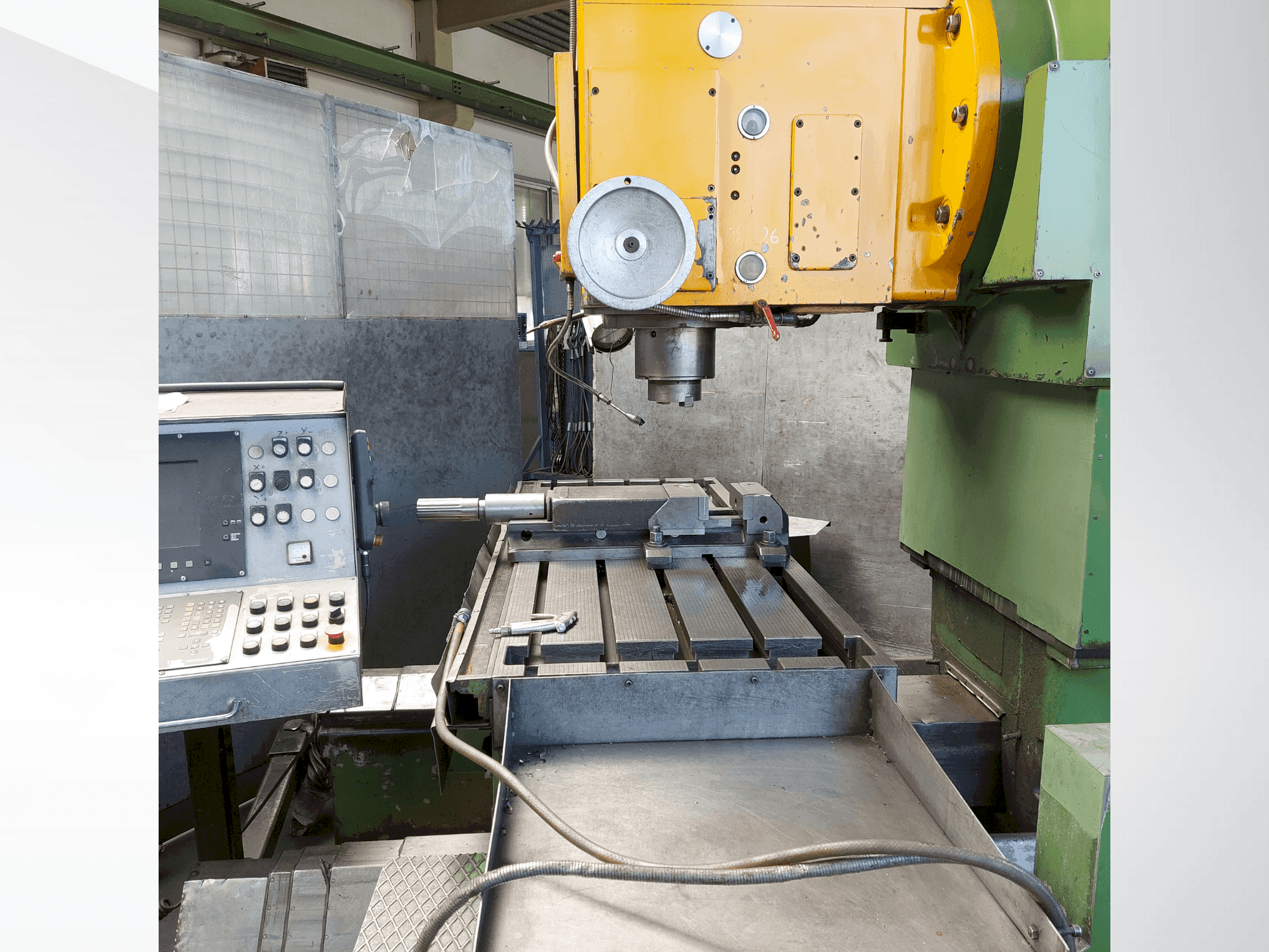 Mašīnas Droop & Rein FS 110 darba telpa