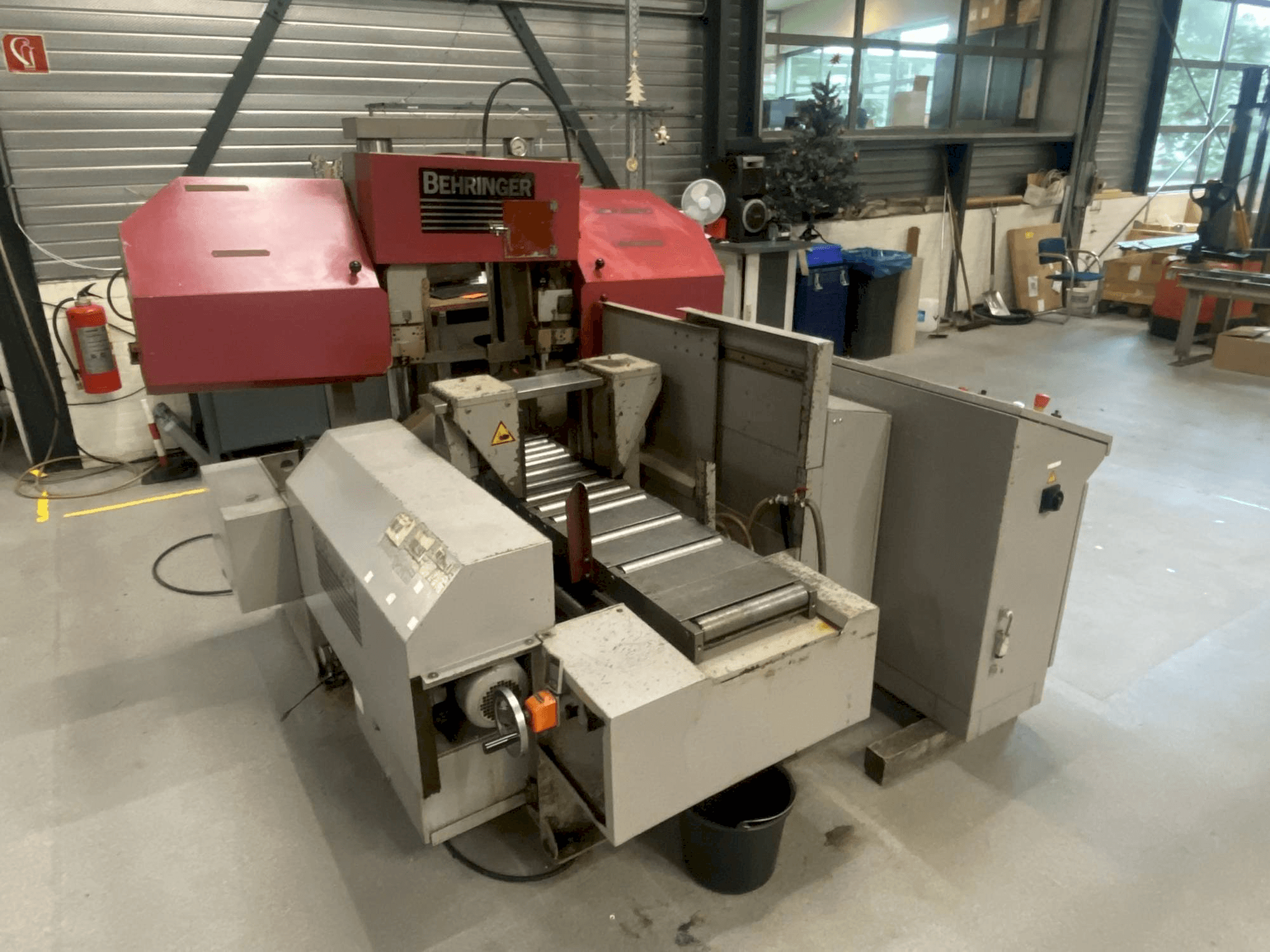 Mašīnas Behringer HPB 303A pretskats