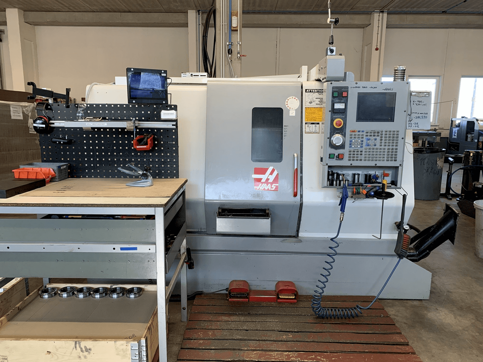 Mašīnas HAAS SL-20 TCF pretskats