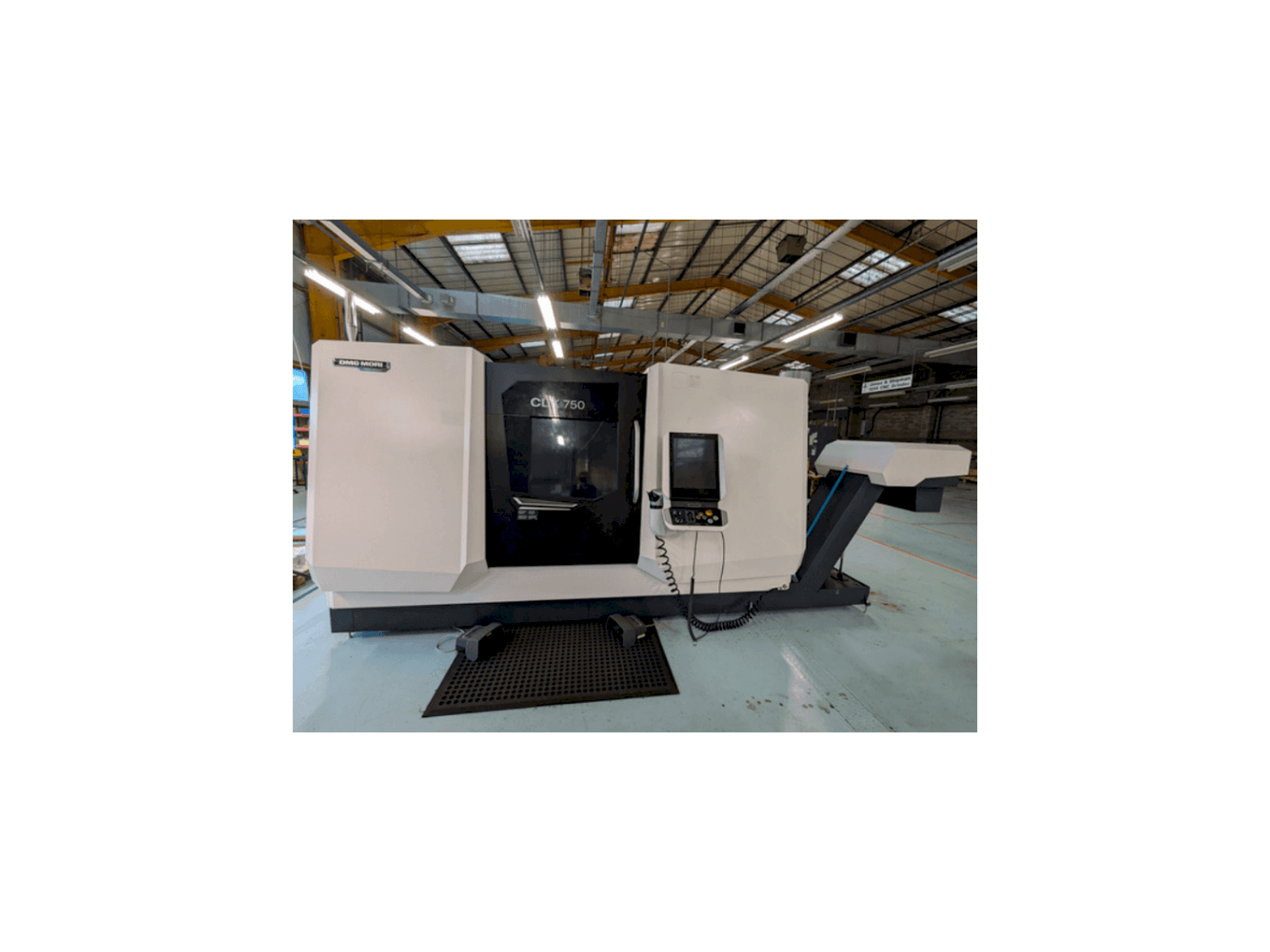 Mašīnas DMG MORI CLX750 V4 pretskats