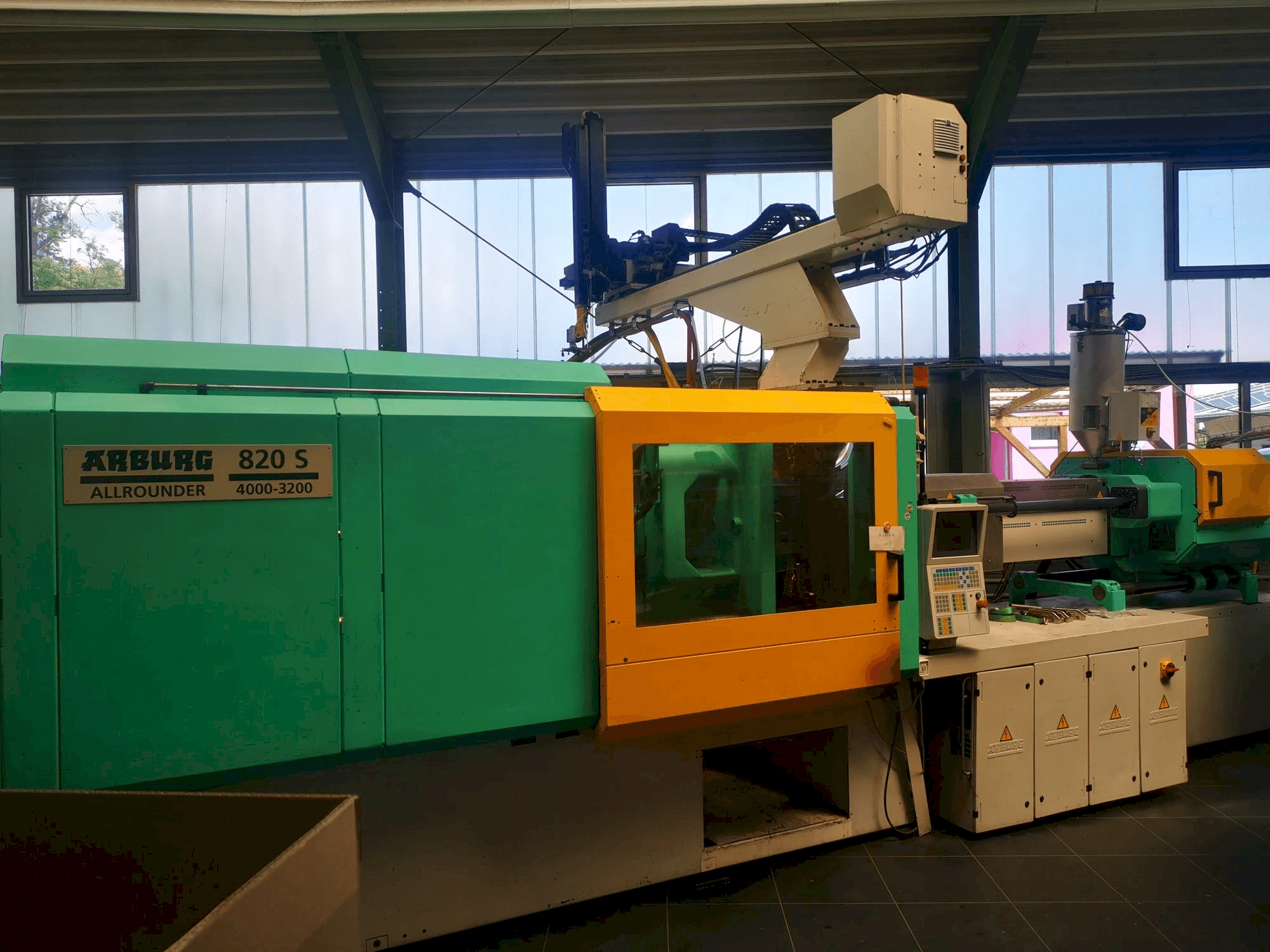 Mašīnas Arburg 820S 4000 / 3200 pretskats