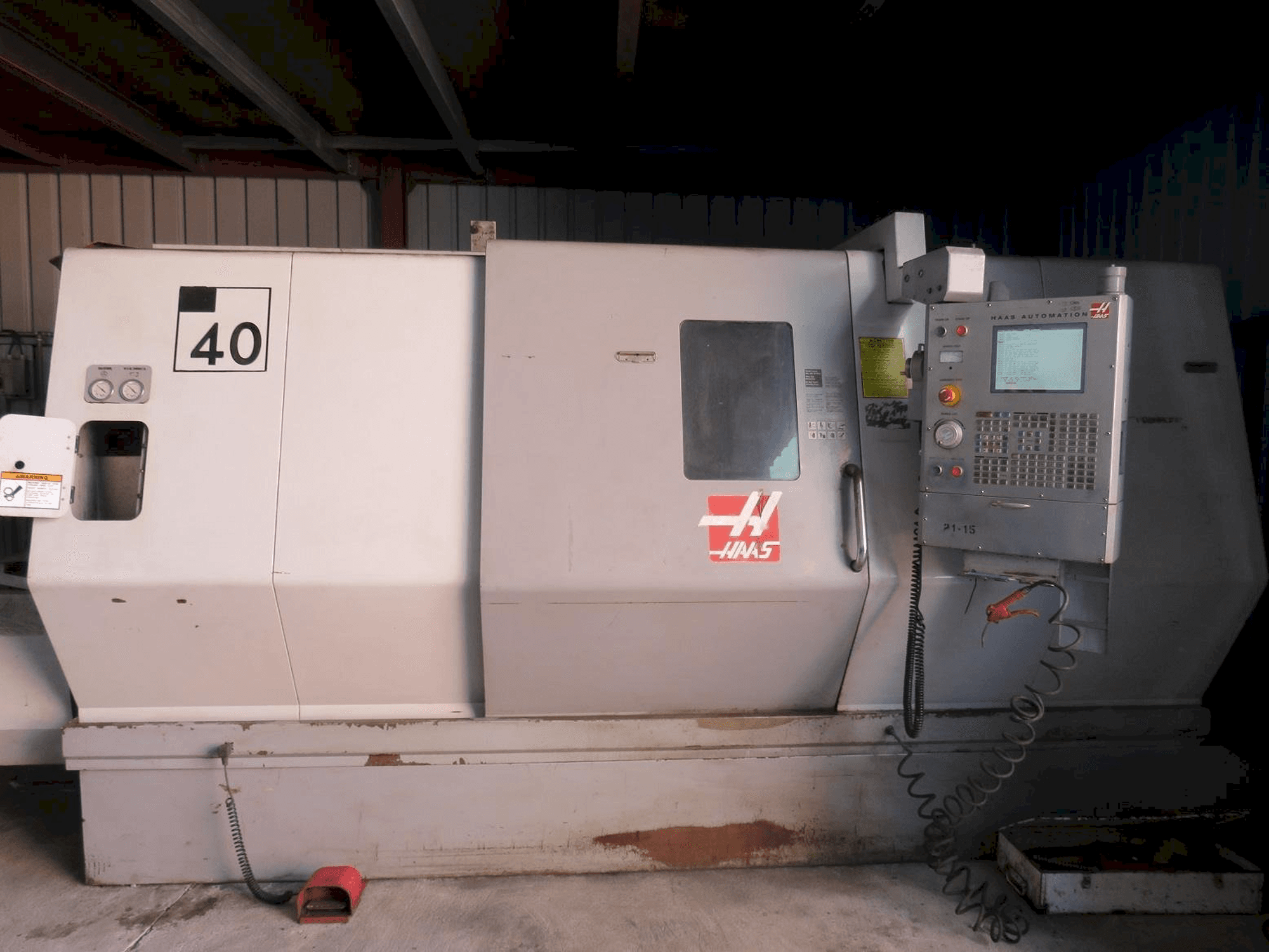 Mašīnas HAAS SL-40 pretskats