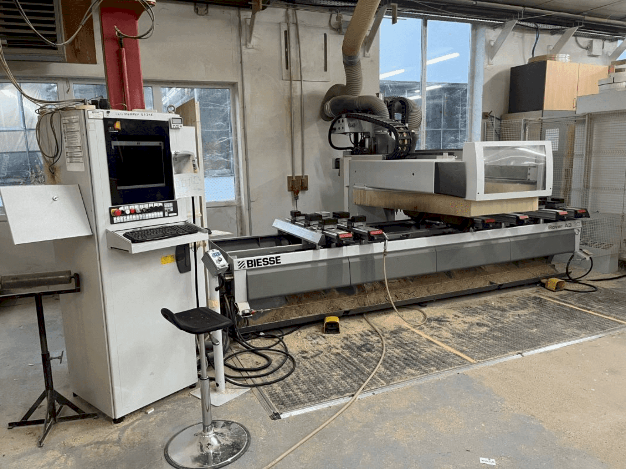 Mašīnas BIESSE ROVER A pretskats