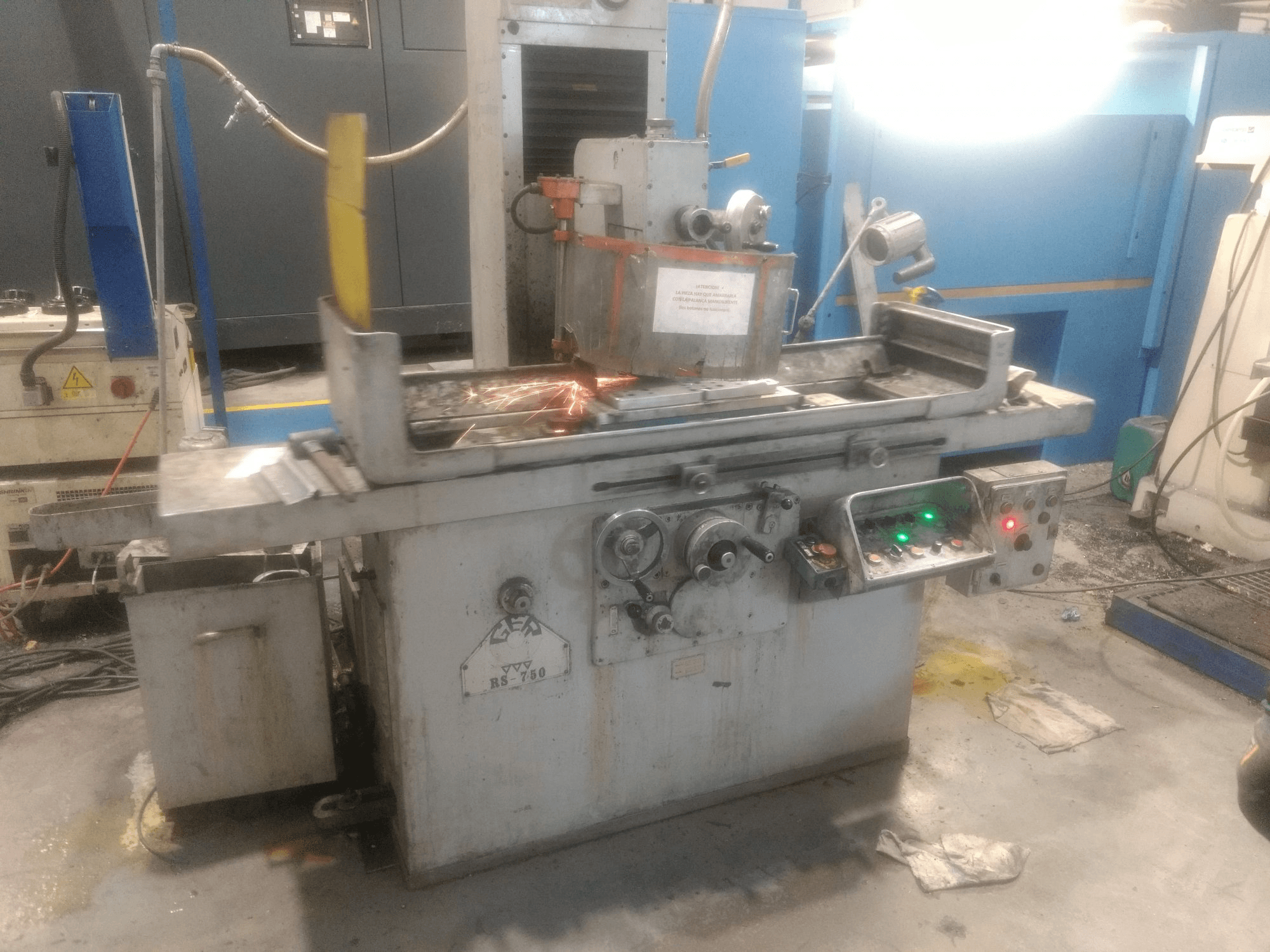 Mašīnas GER R.S. 750 pretskats