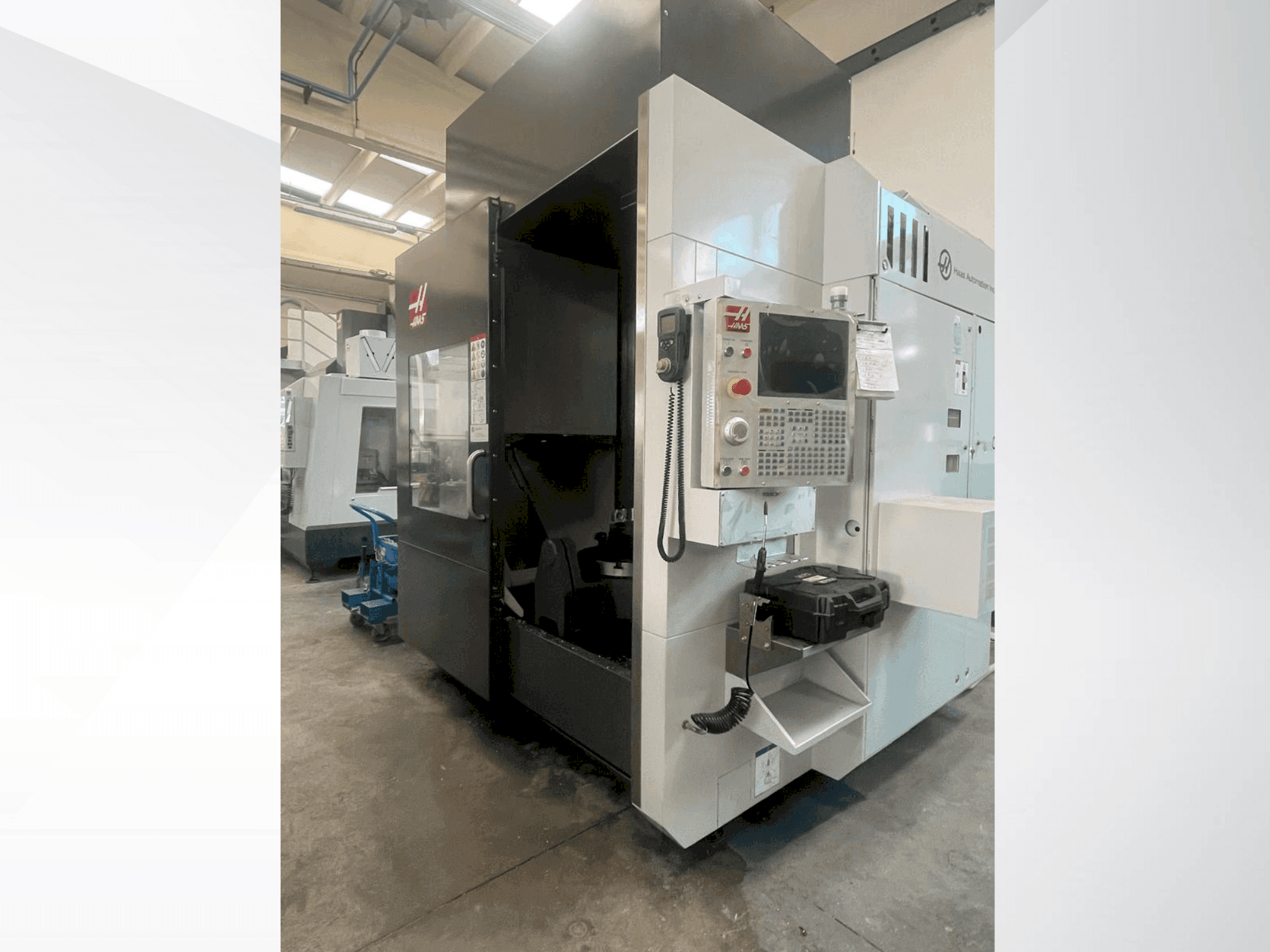 Mašīnas HAAS UMC750SS pretskats