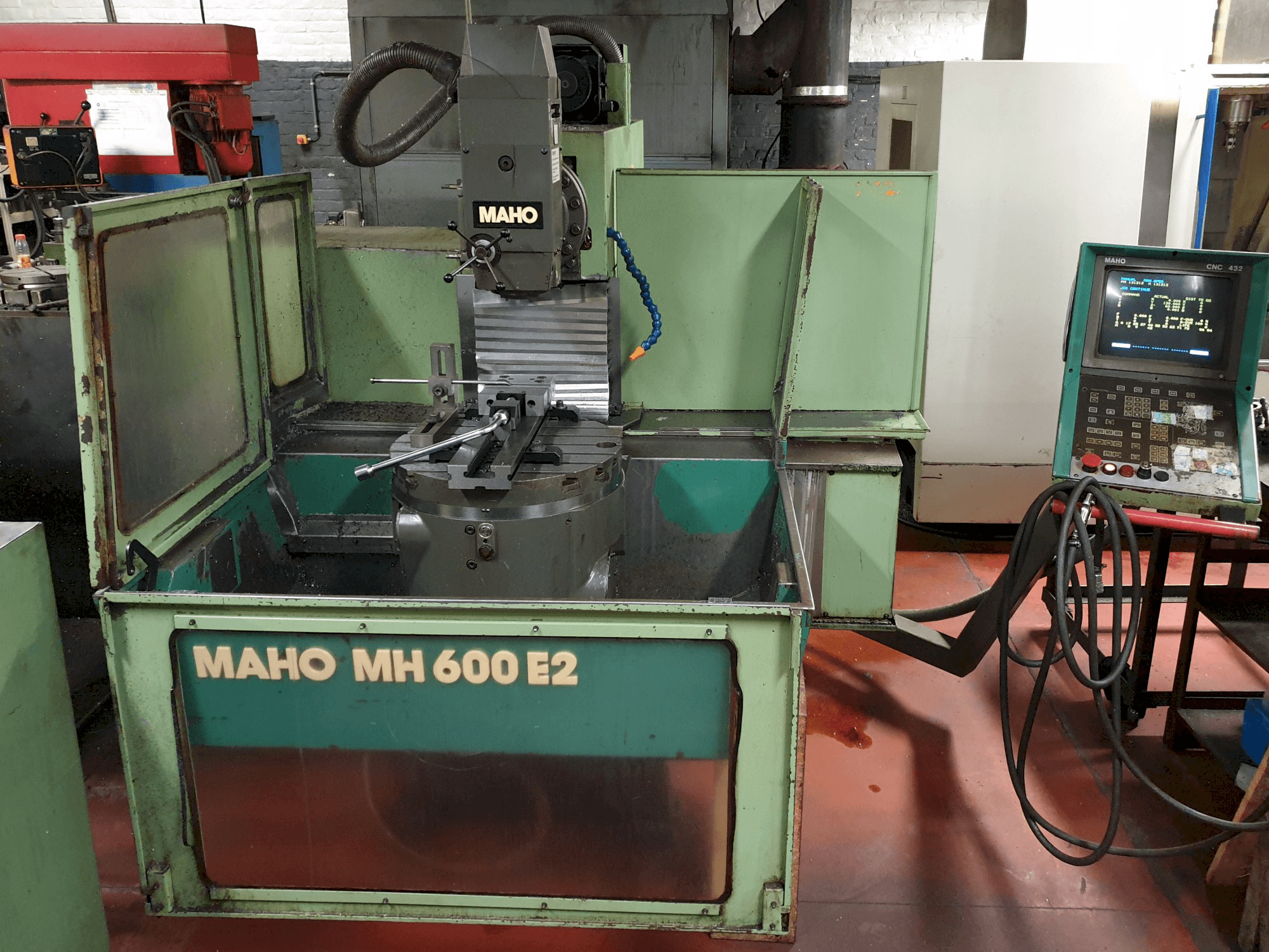 Mašīnas Maho MH 600 E2 pretskats