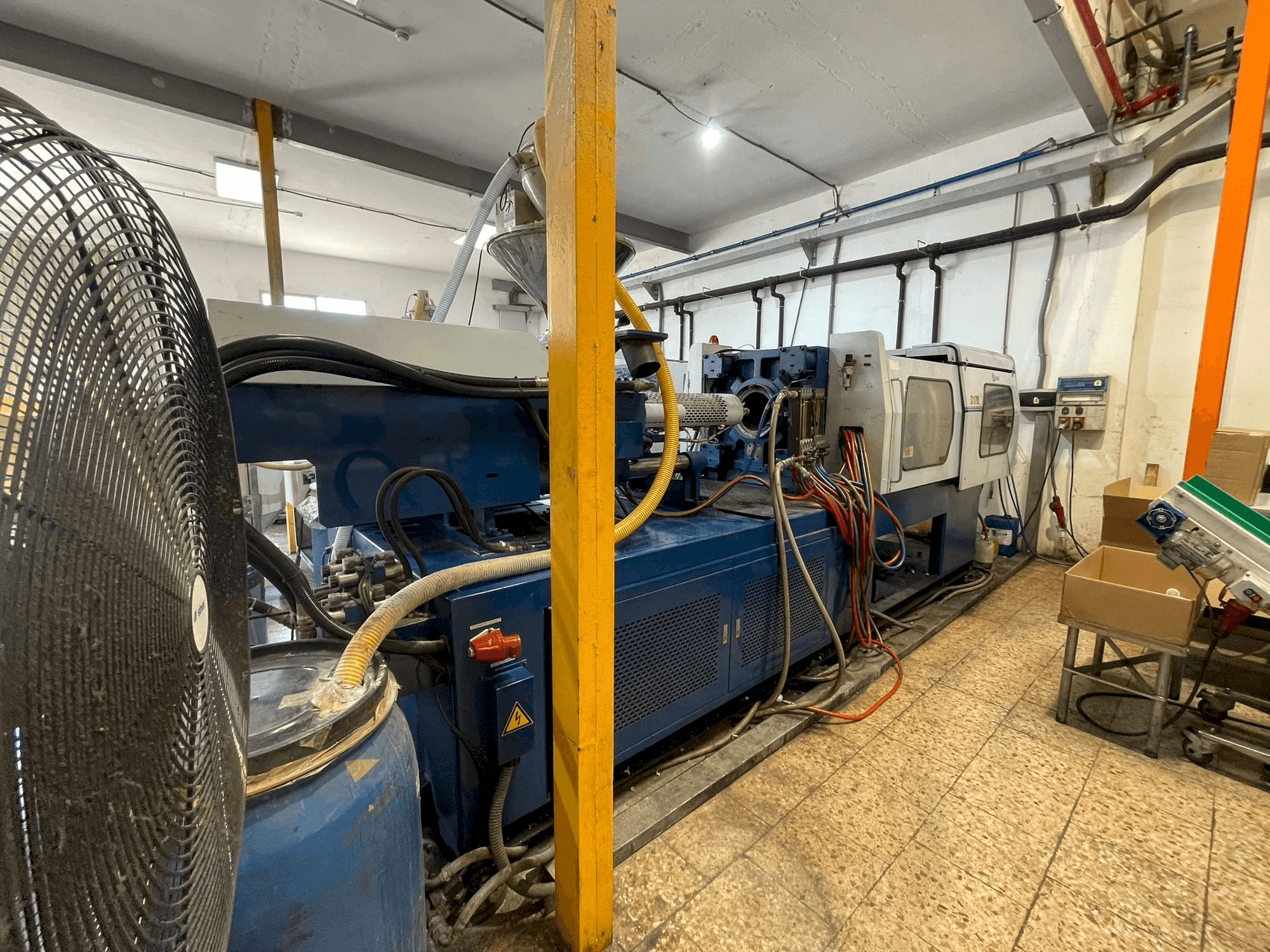 Mašīnas Euroinj D170 kreisās malas skats