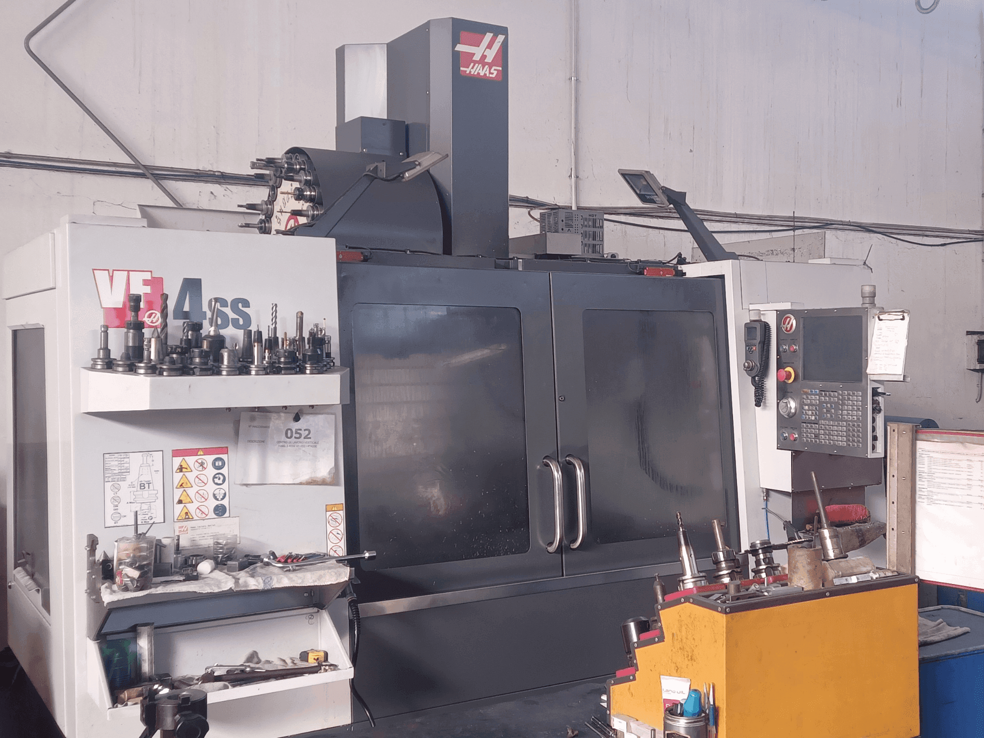 Mašīnas HAAS VF-4SS pretskats