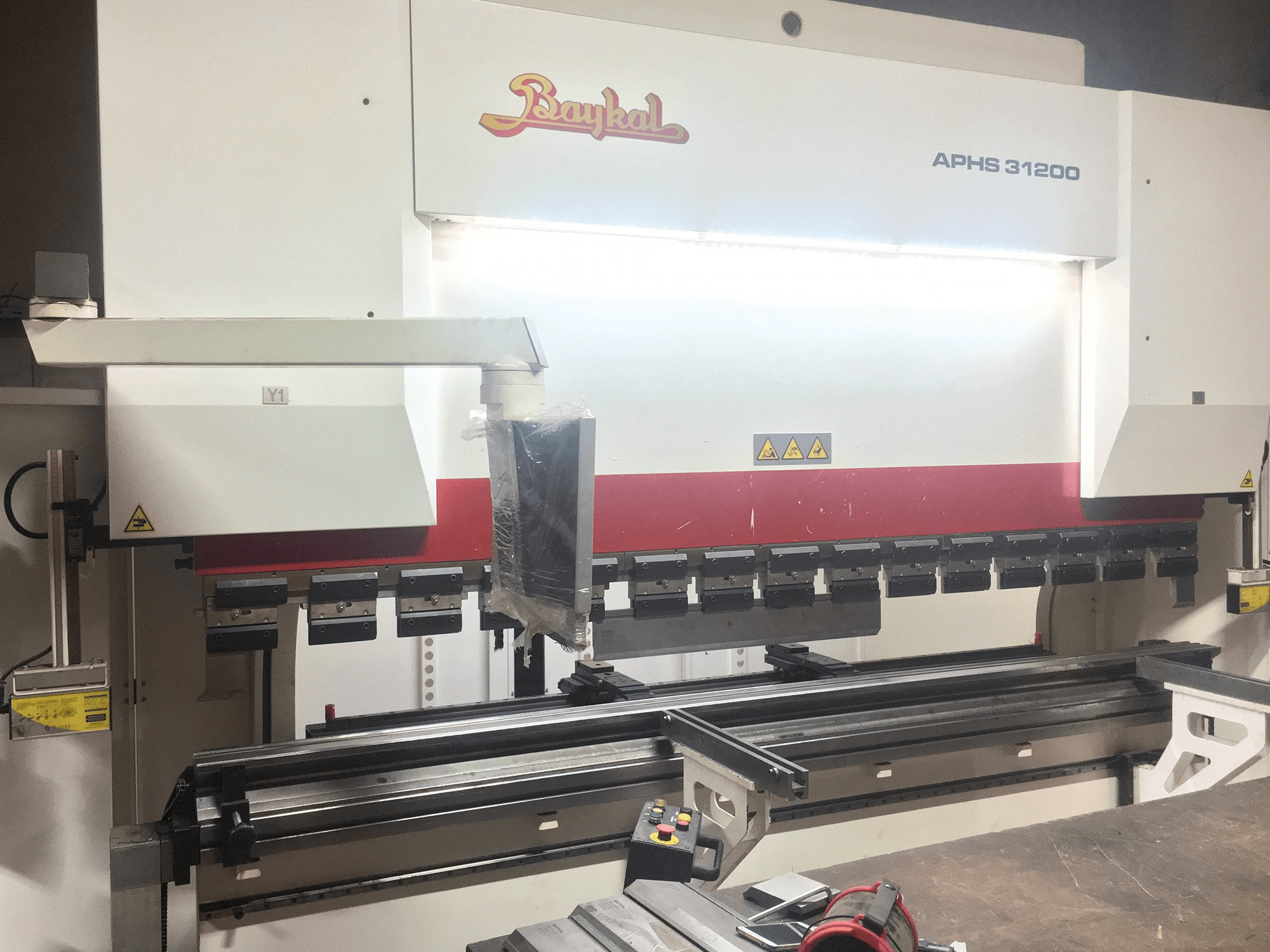 Mašīnas Baykal APHS 31200 pretskats