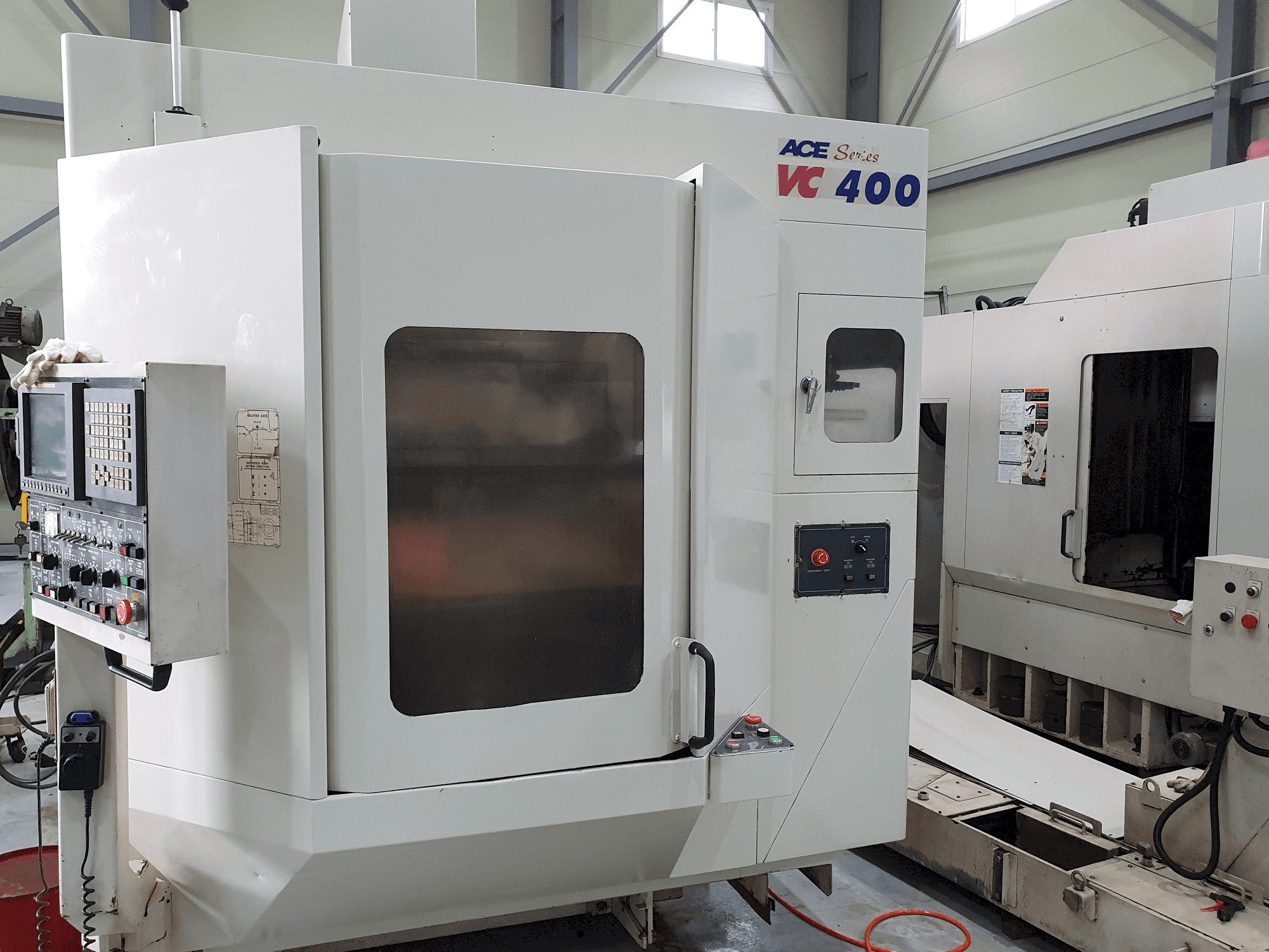 Mašīnas DAEWOO Doosan Ace VC400 pretskats