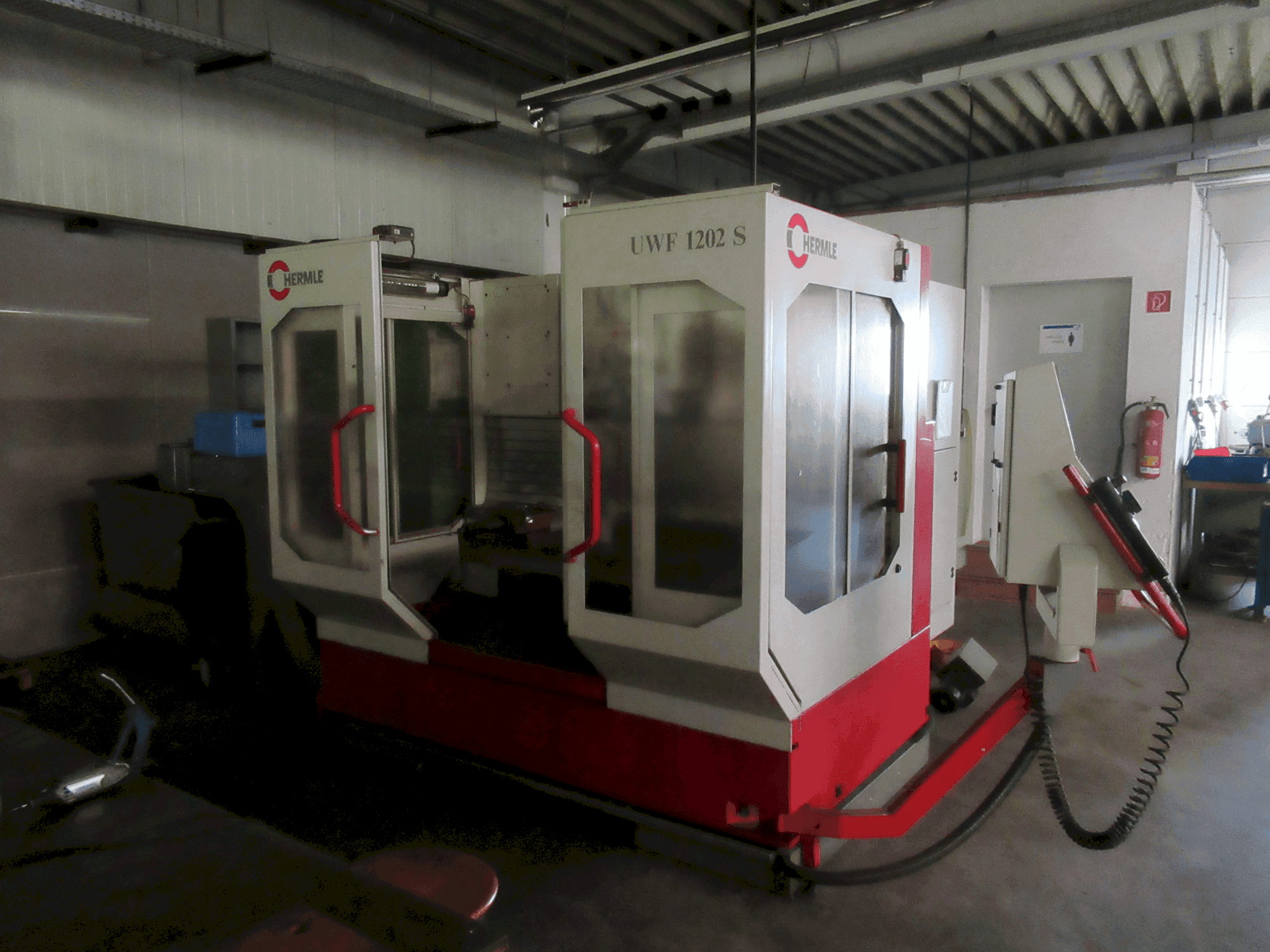 Mašīnas HERMLE UWF 1202 S pretskats