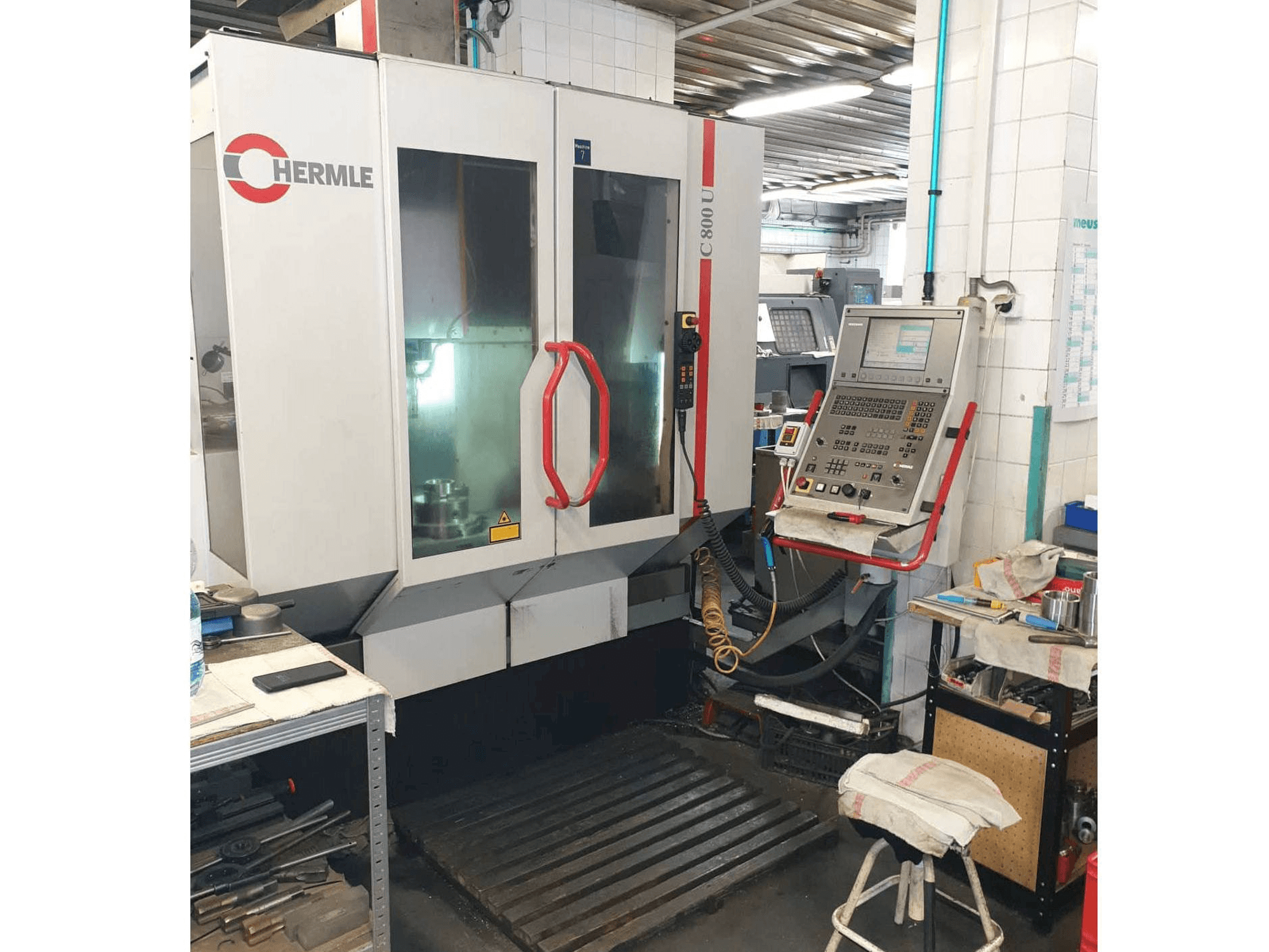 Mašīnas HERMLE C800 U pretskats